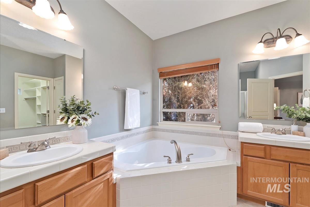 2149 E Redwick Drive Property Photo 11