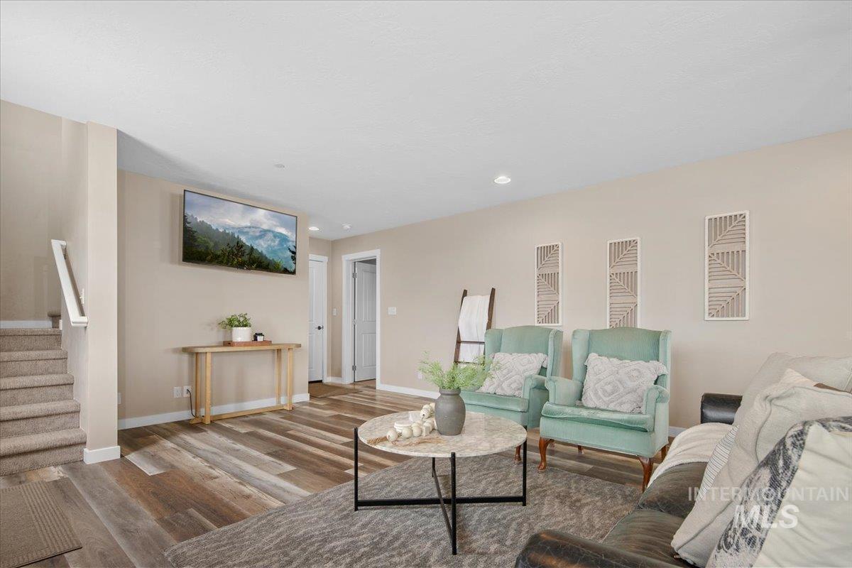 8618 Latimore Ln Property Photo 9