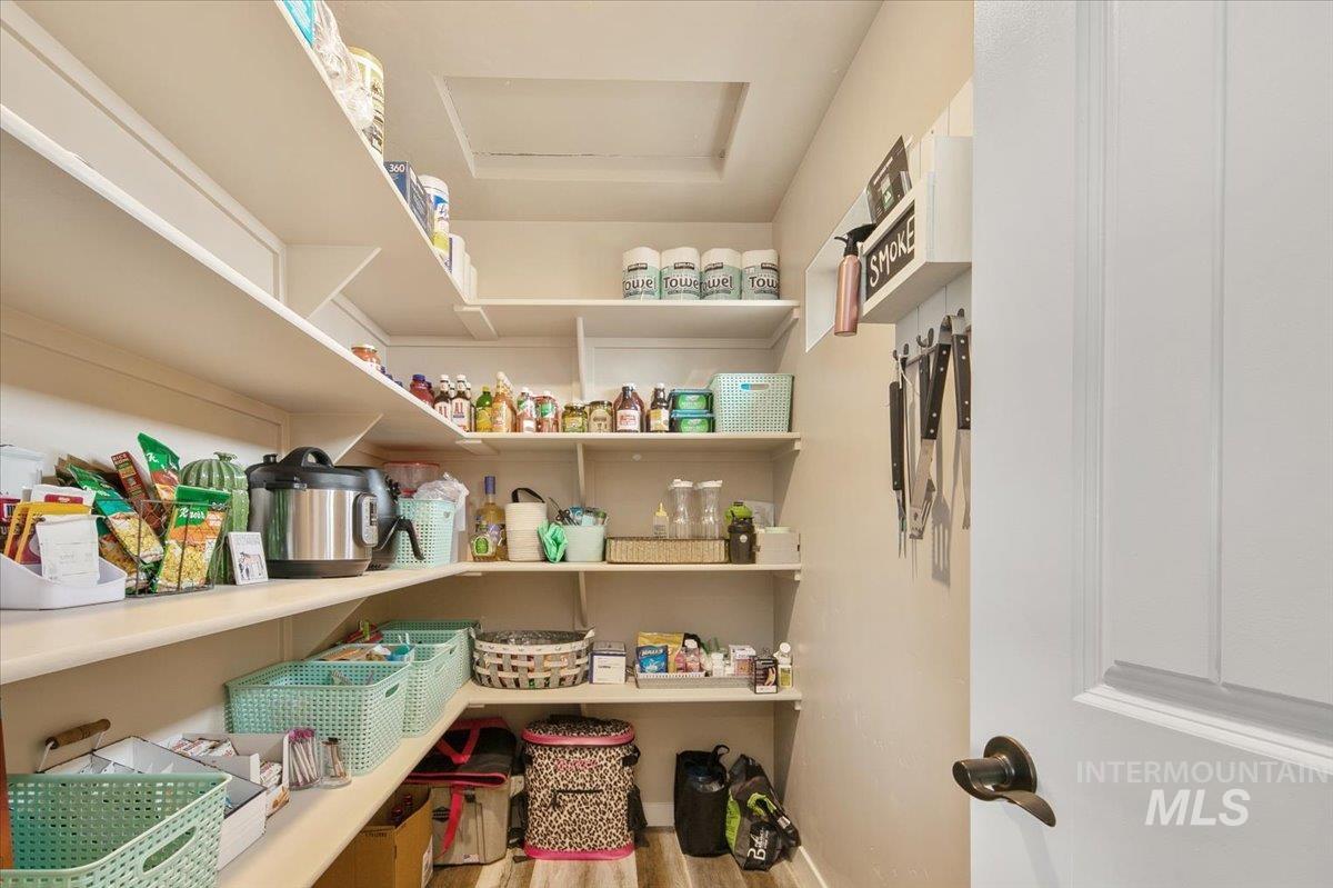 8618 Latimore Ln Property Photo 17