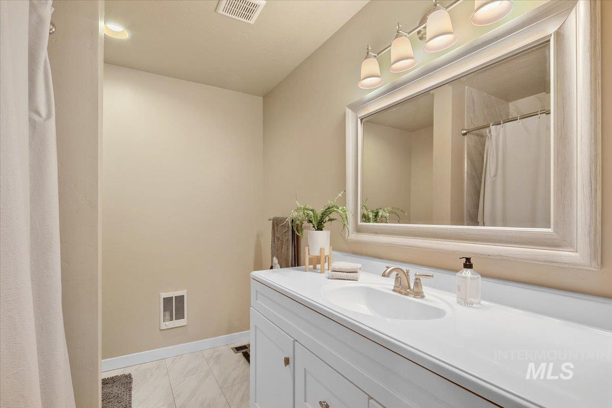 8618 Latimore Ln Property Photo 21
