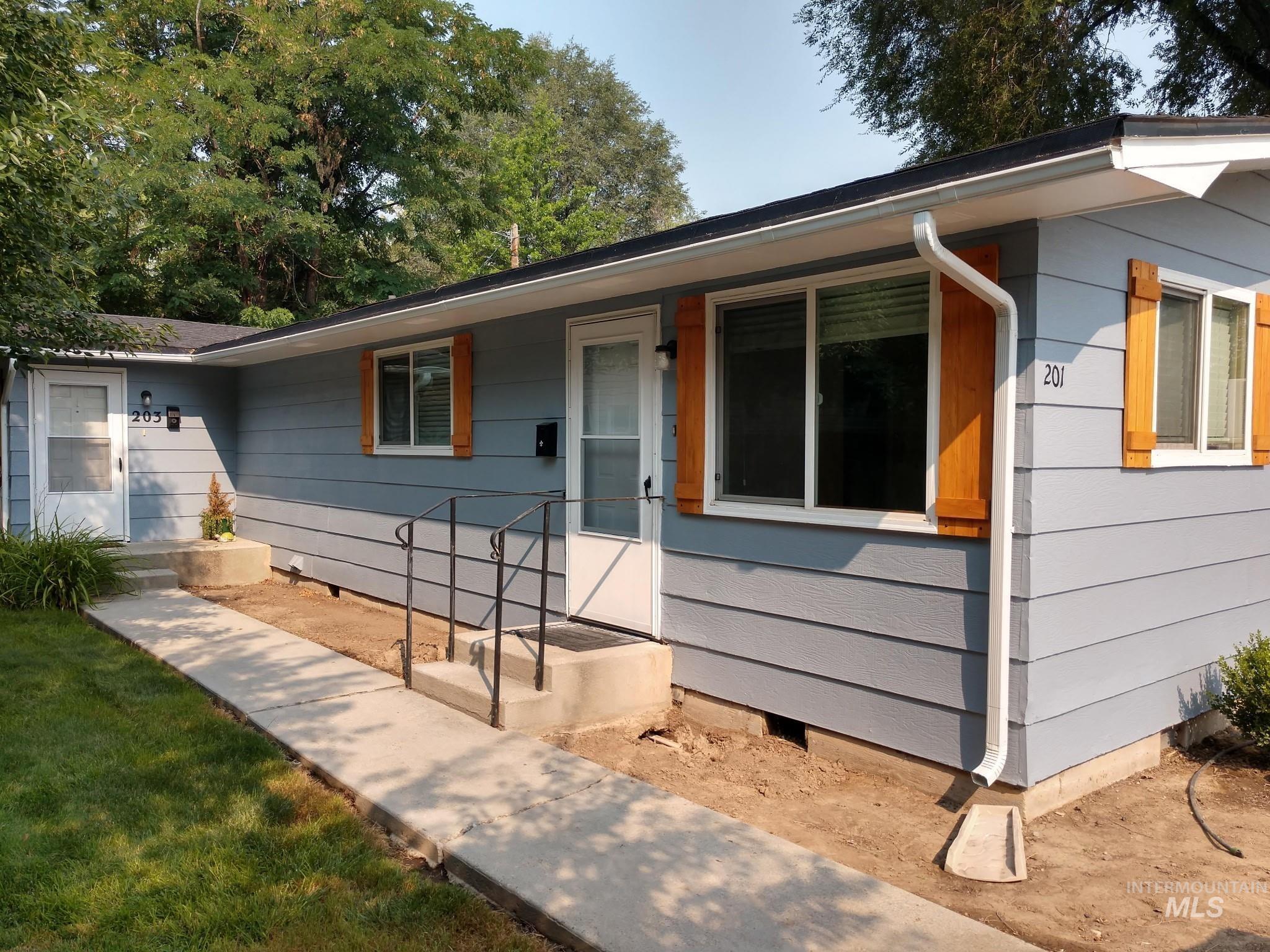 203 S Ruby Street Property Photo 1