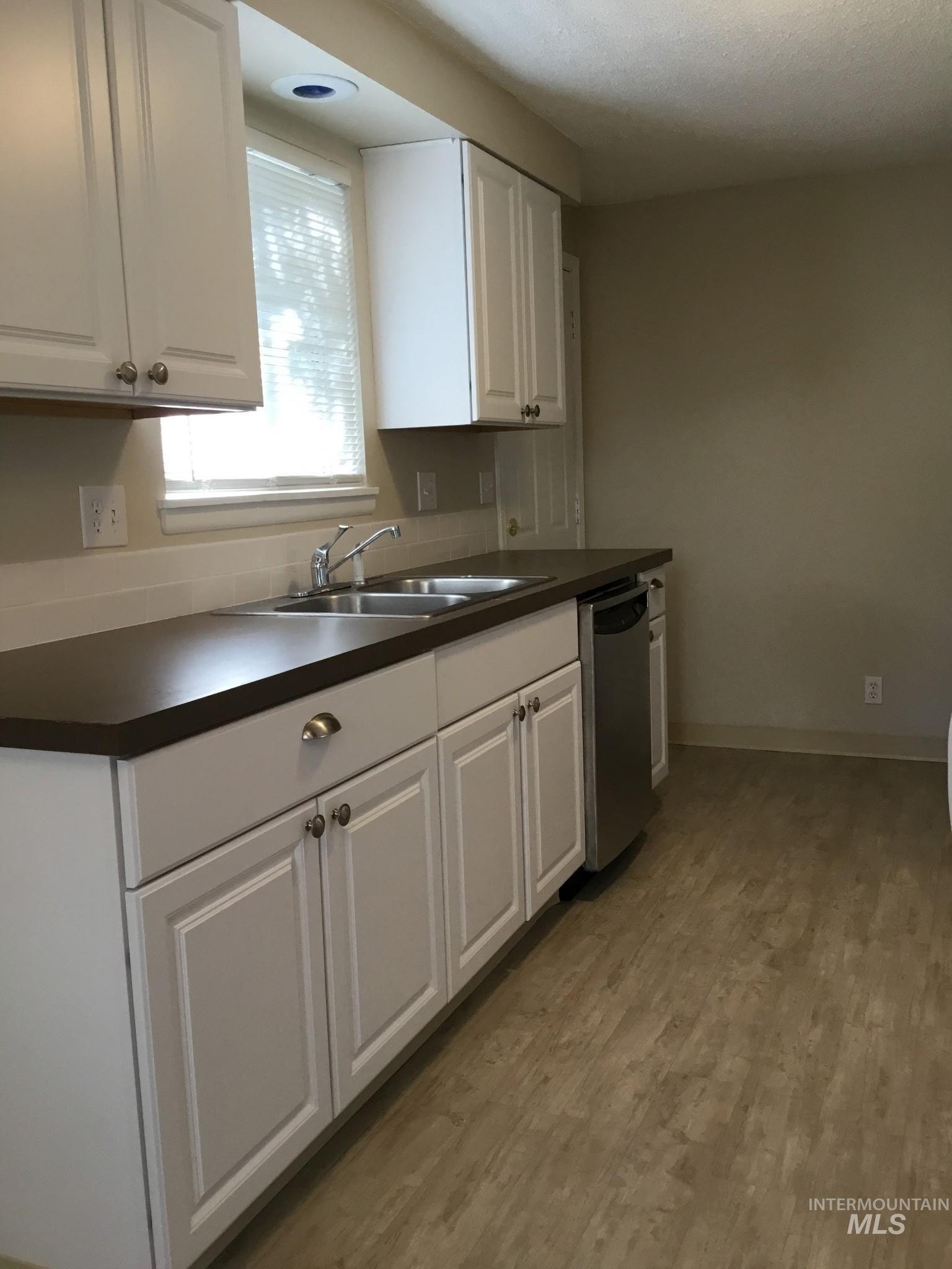 203 S Ruby Street Property Photo 5