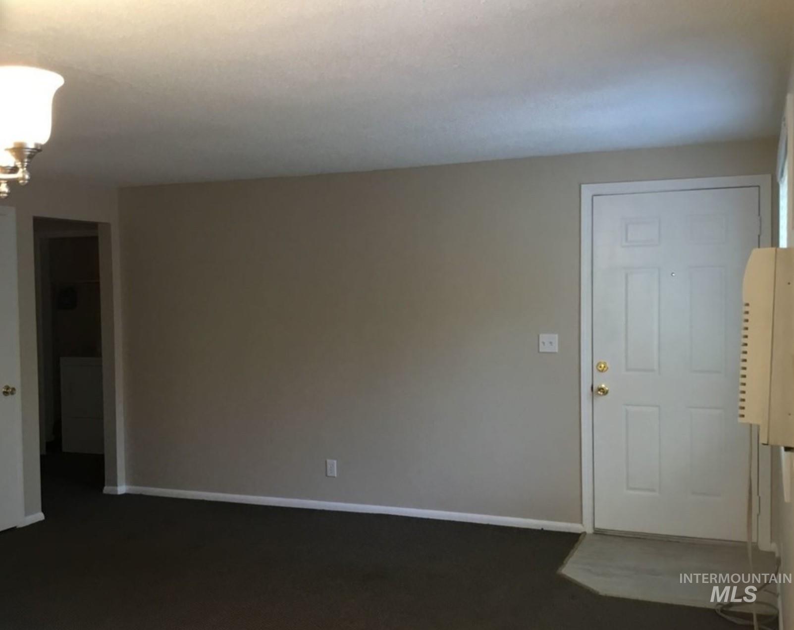 203 S Ruby Street Property Photo 7