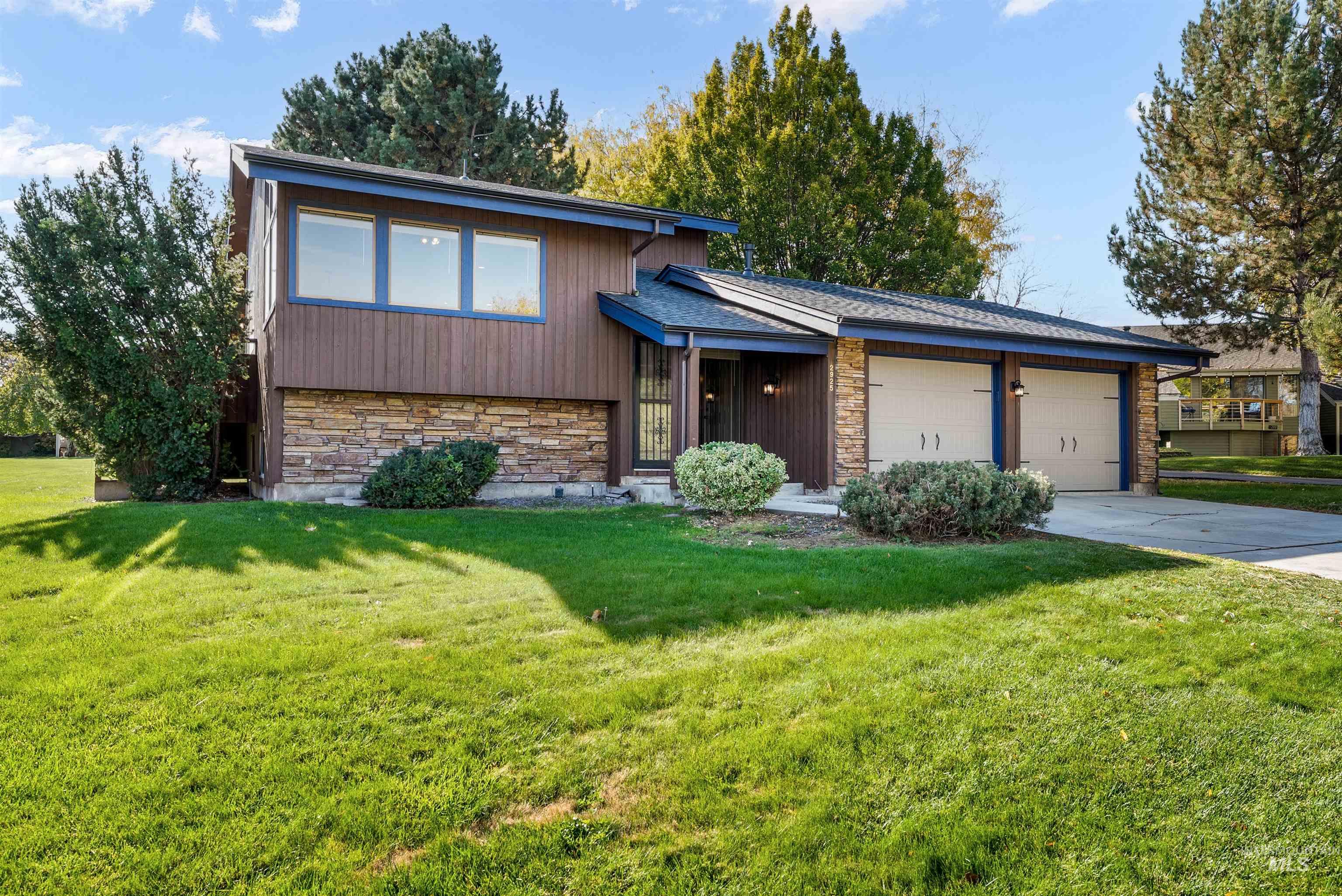 2925 Pascoe Ln Property Photo 1