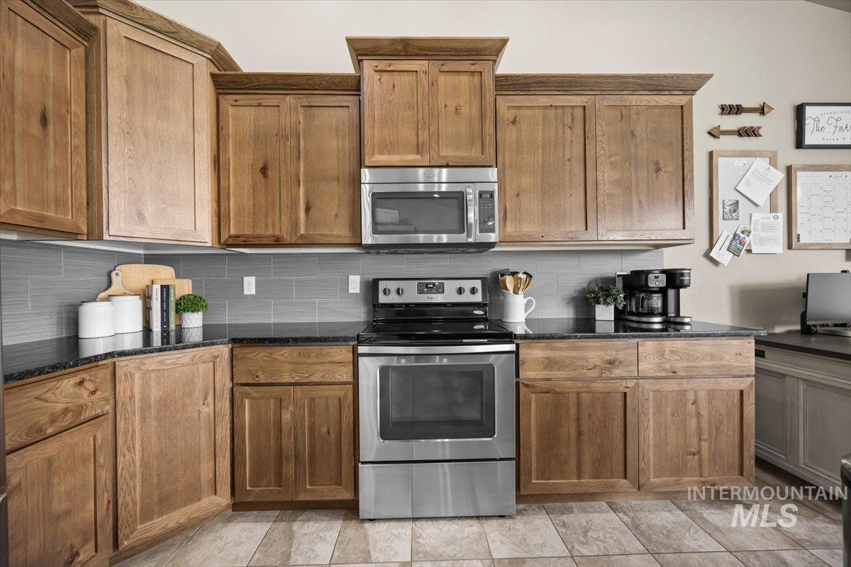 18040 N Streams Edge Way Property Photo 13