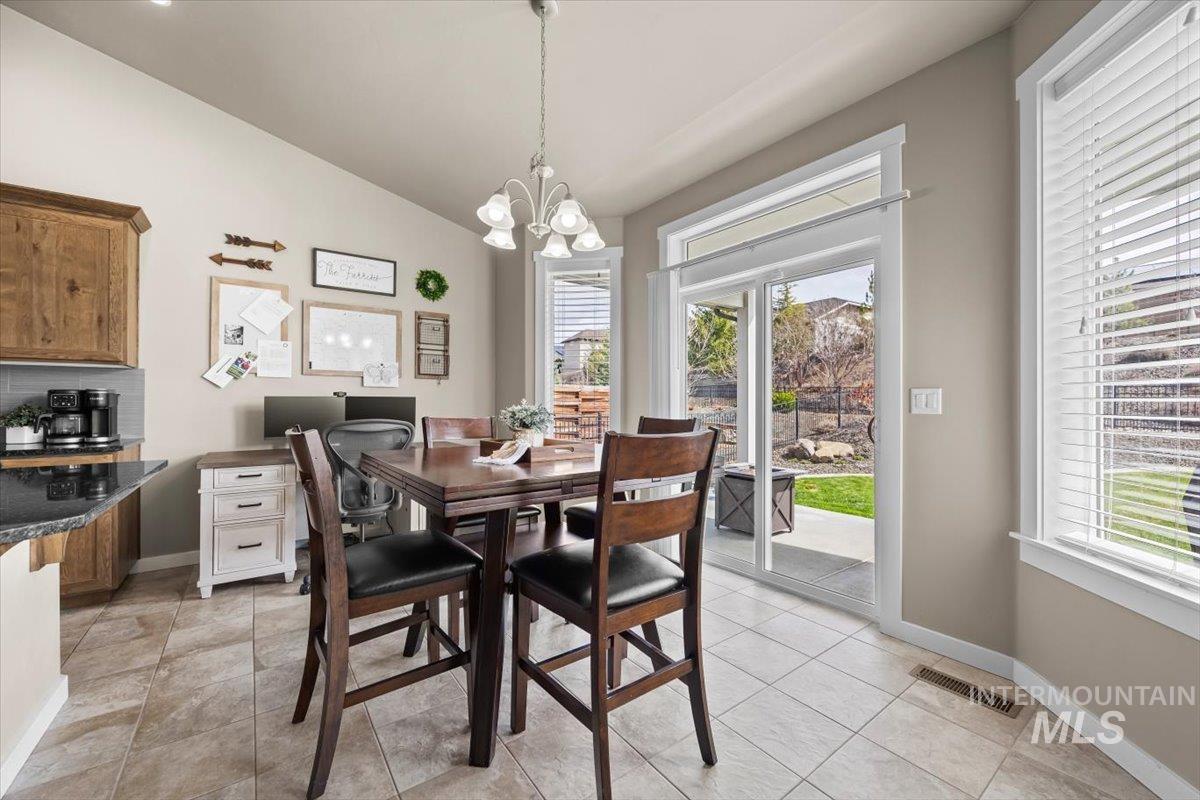 18040 N Streams Edge Way Property Photo 20