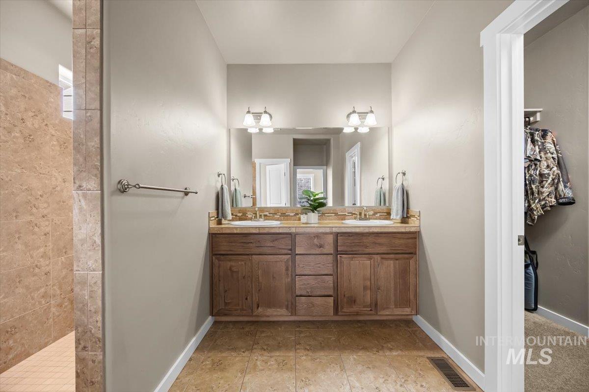 18040 N Streams Edge Way Property Photo 27