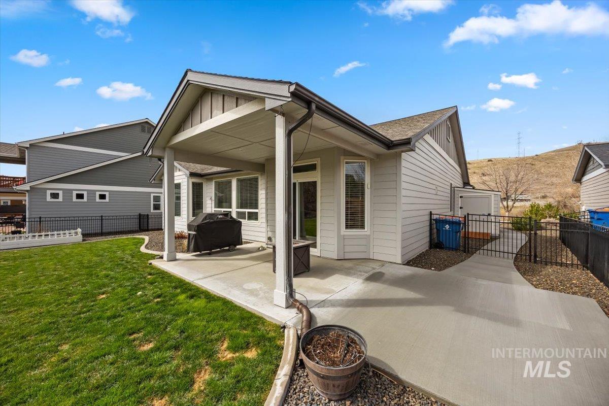 18040 N Streams Edge Way Property Photo 42