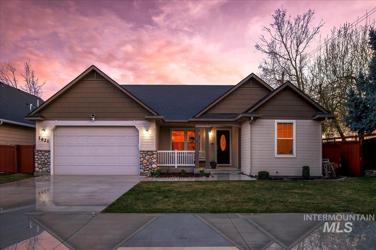 1621 E Pegram St Property Photo 1