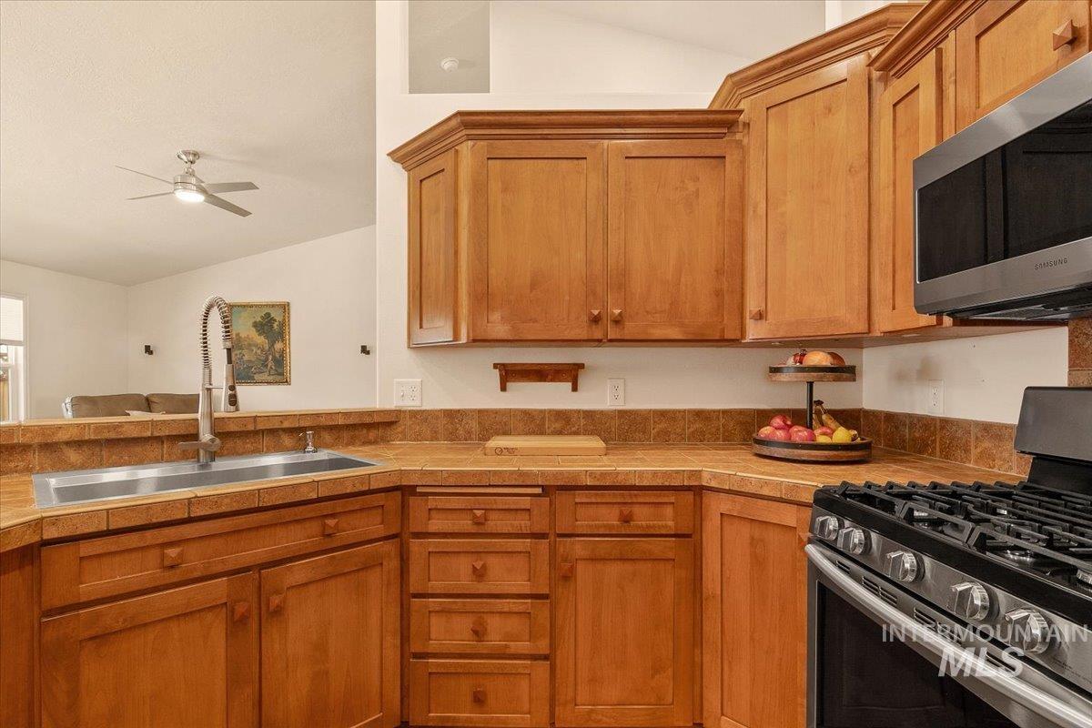 1621 E Pegram St Property Photo 7