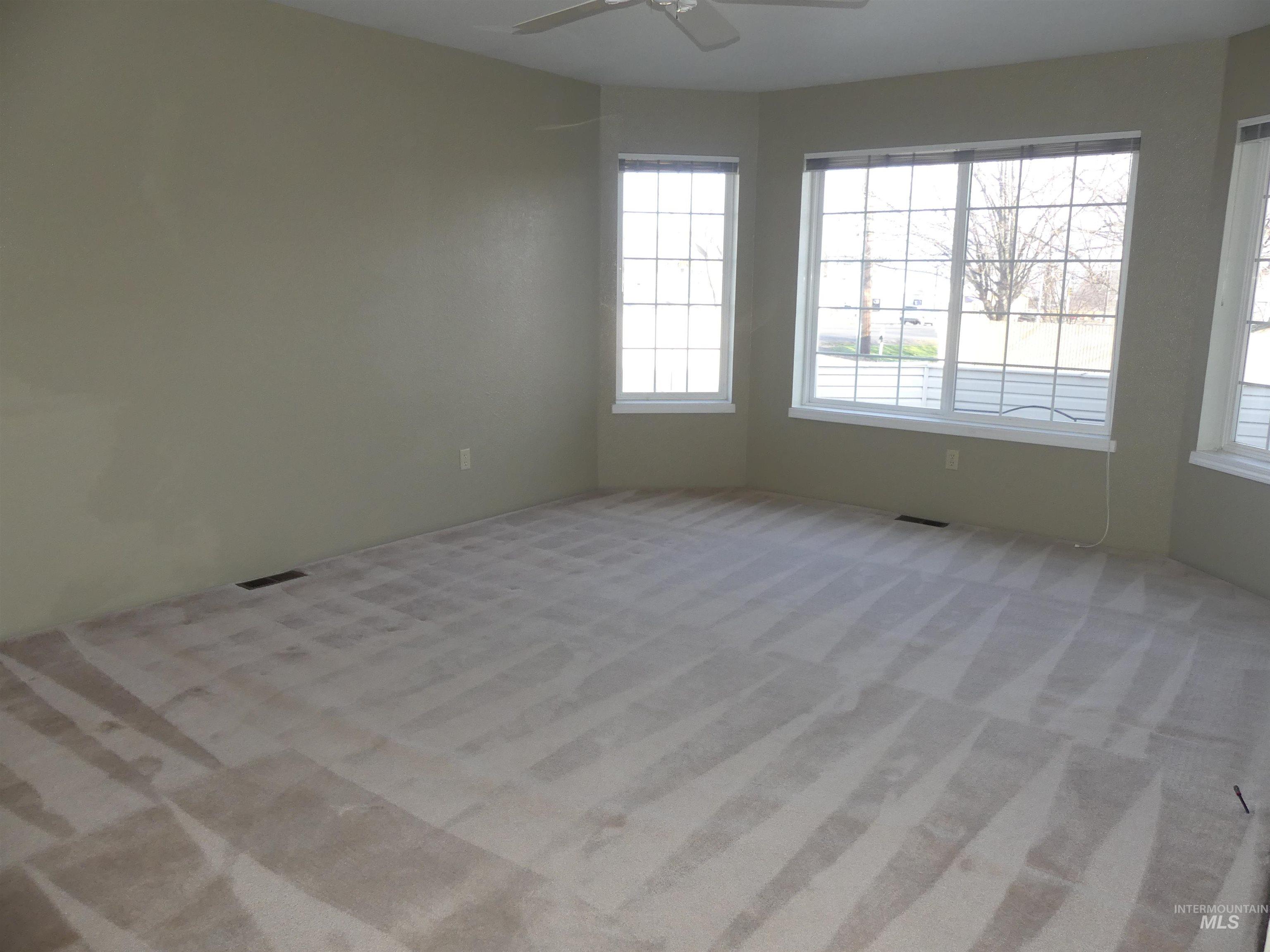 3213 5th St Property Photo 5