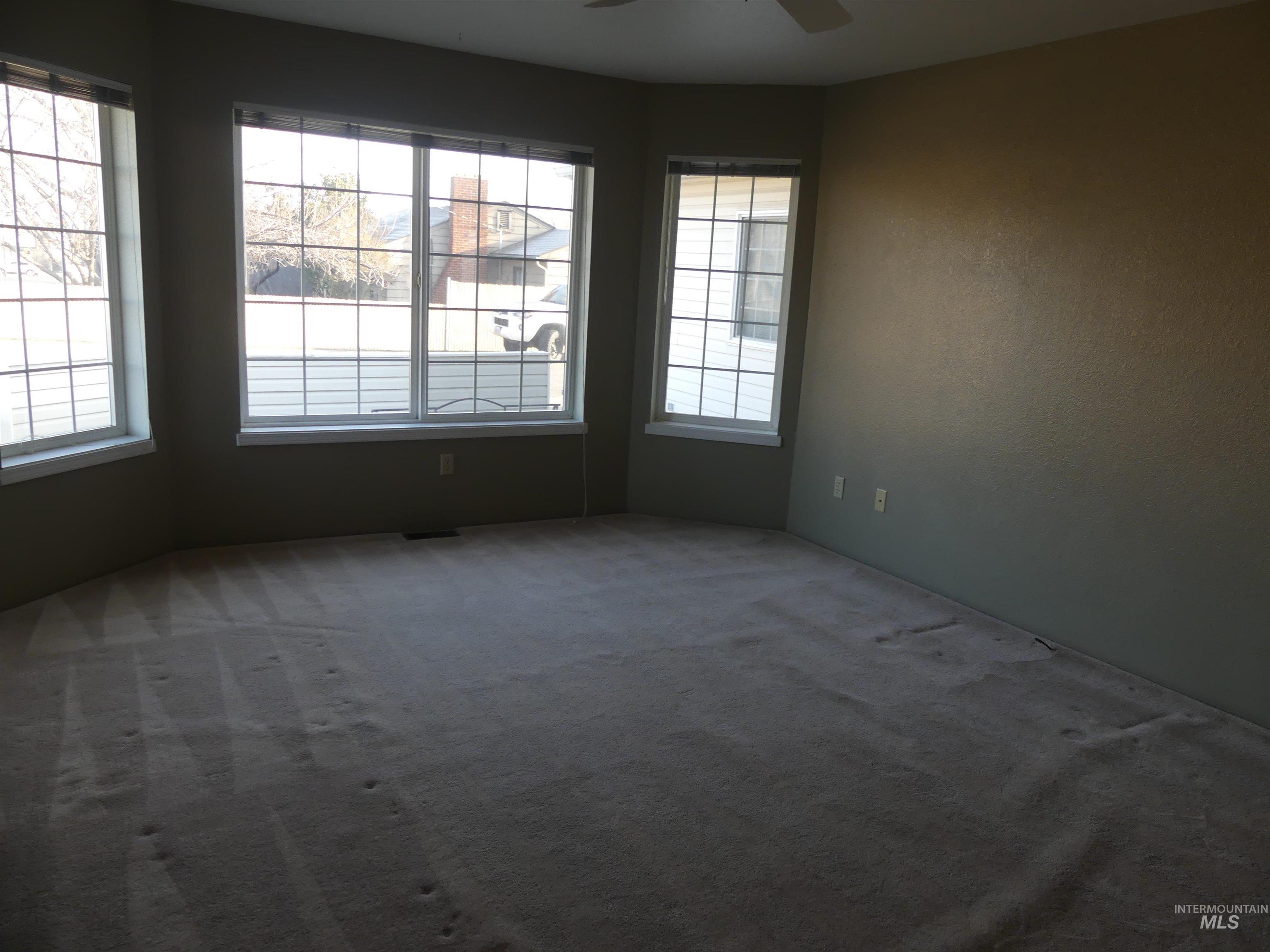 3213 5th St Property Photo 6