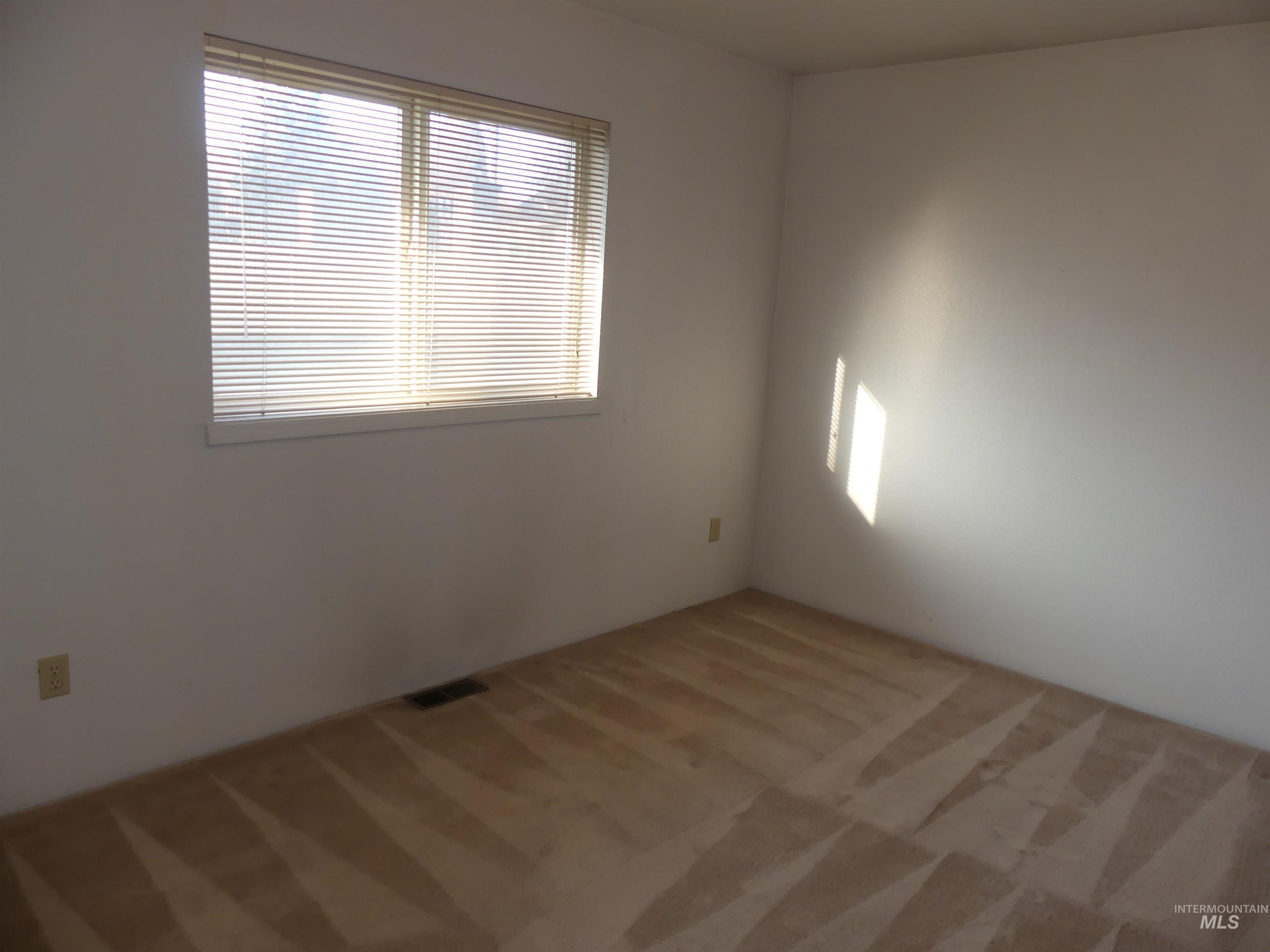 3213 5th St Property Photo 10