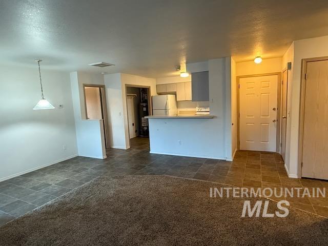 553 S Workland Ln Apt 201 Property Photo 2