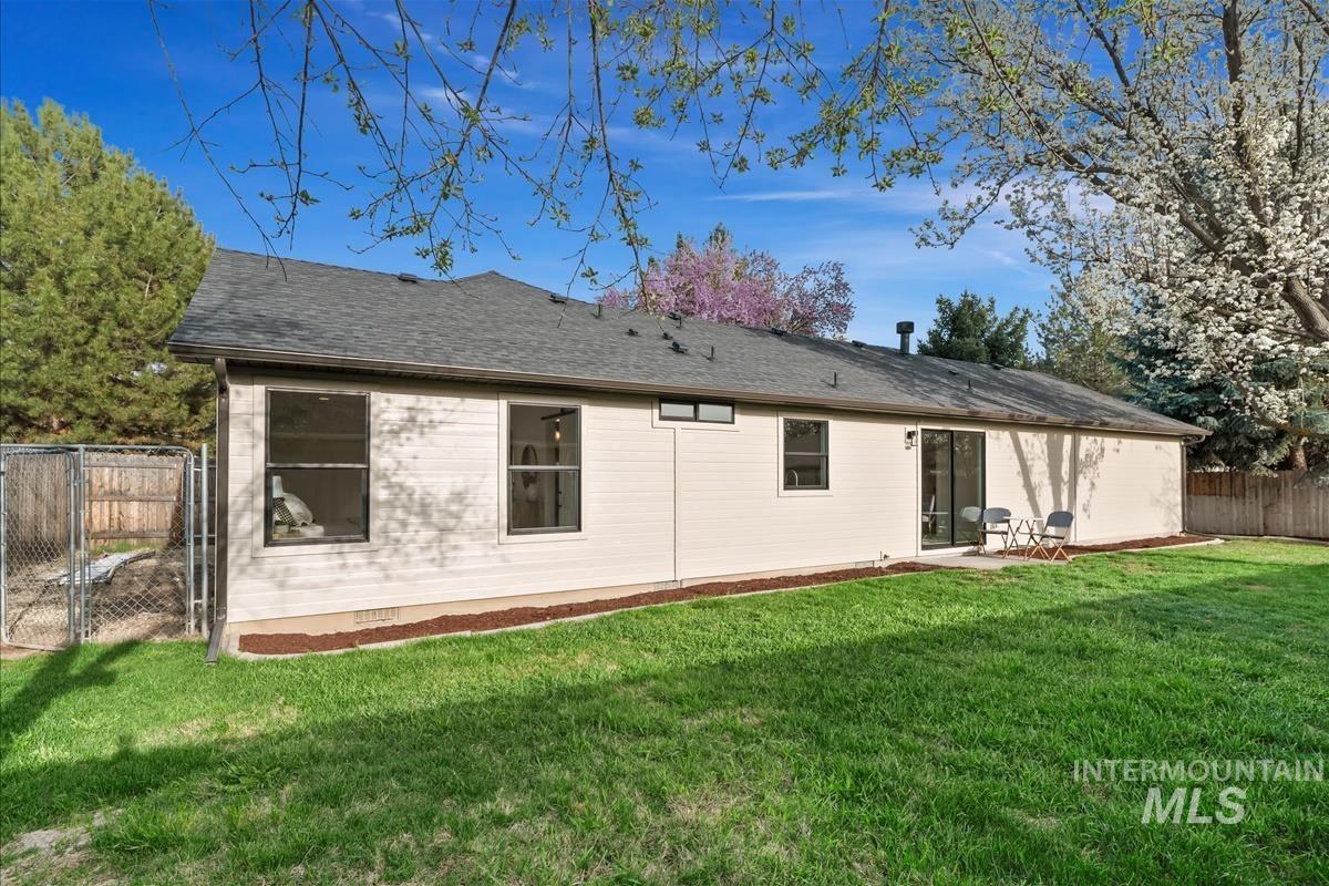 1069 N Marsh Hawk Pl Property Photo 25