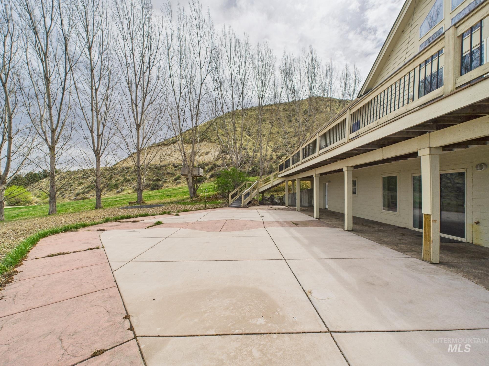 4615 Harvest Lane Property Photo 4