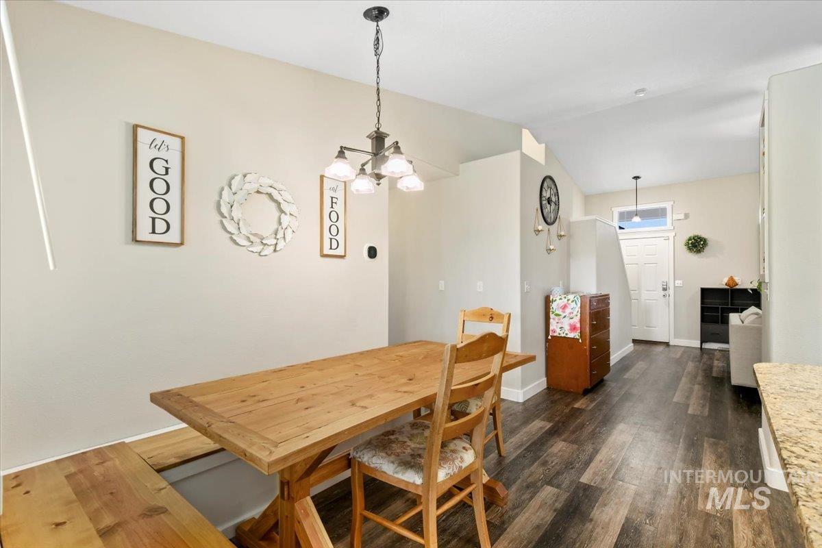 2018 S Palamar Ct Property Photo 9