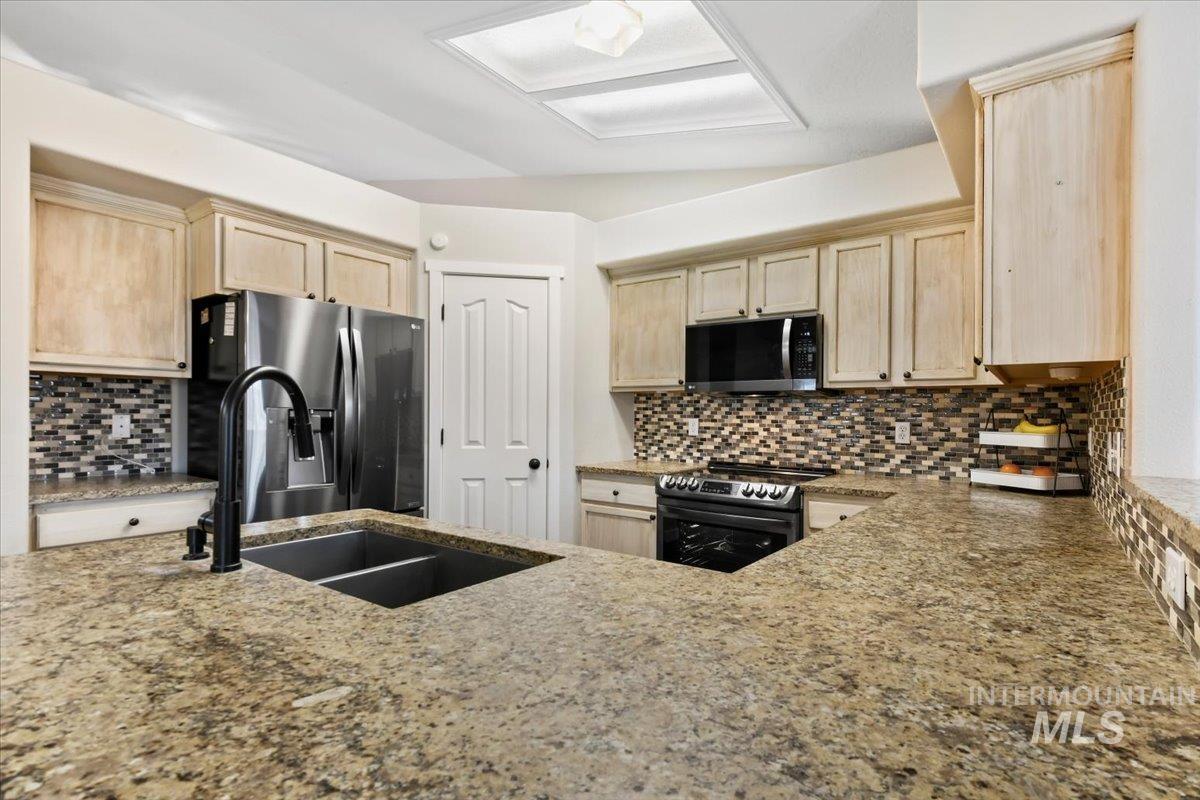 2018 S Palamar Ct Property Photo 12