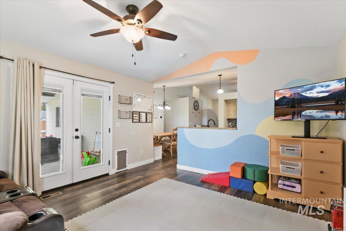 2018 S Palamar Ct Property Photo 13