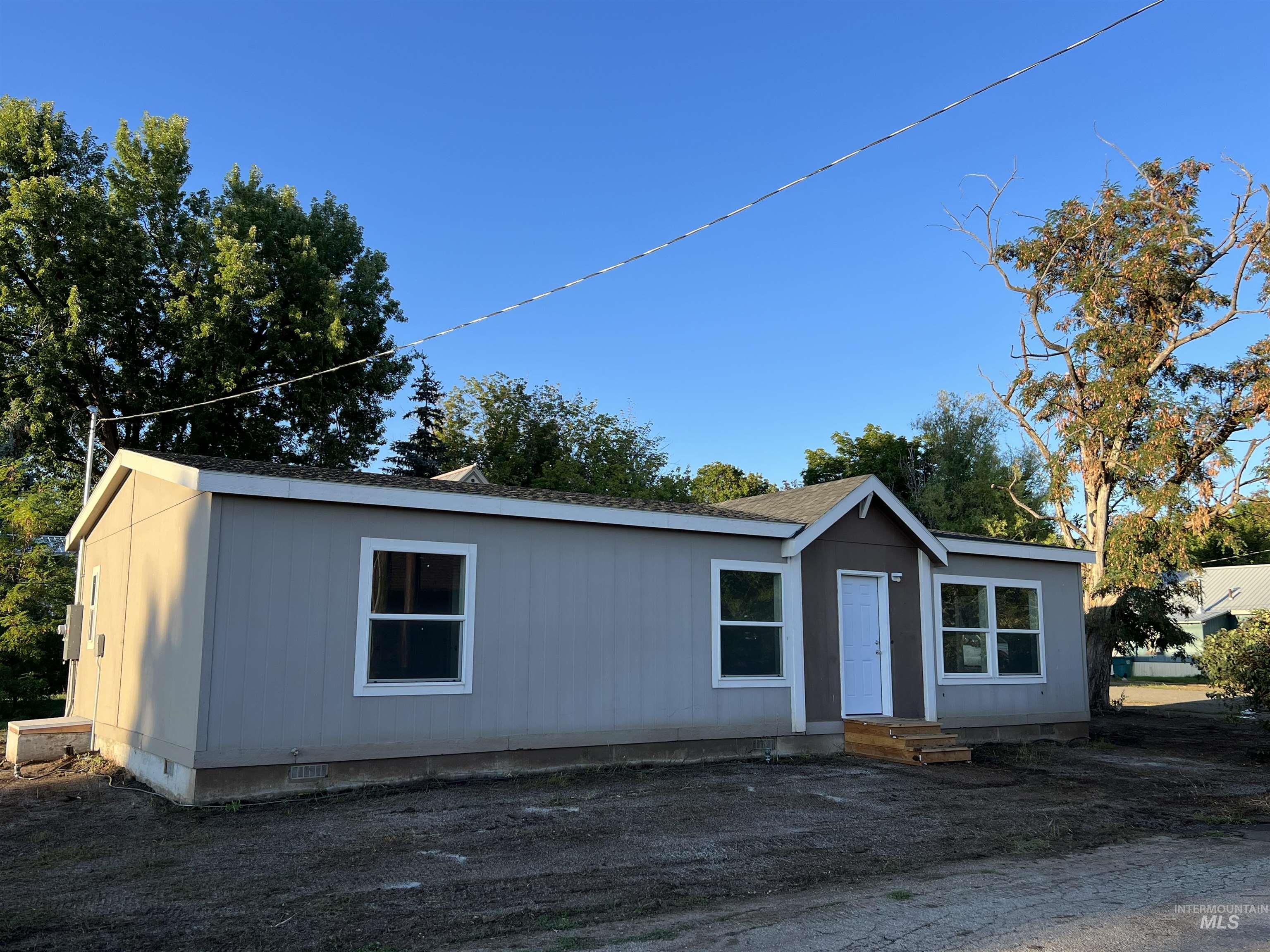 102 N Fairfield Property Photo
