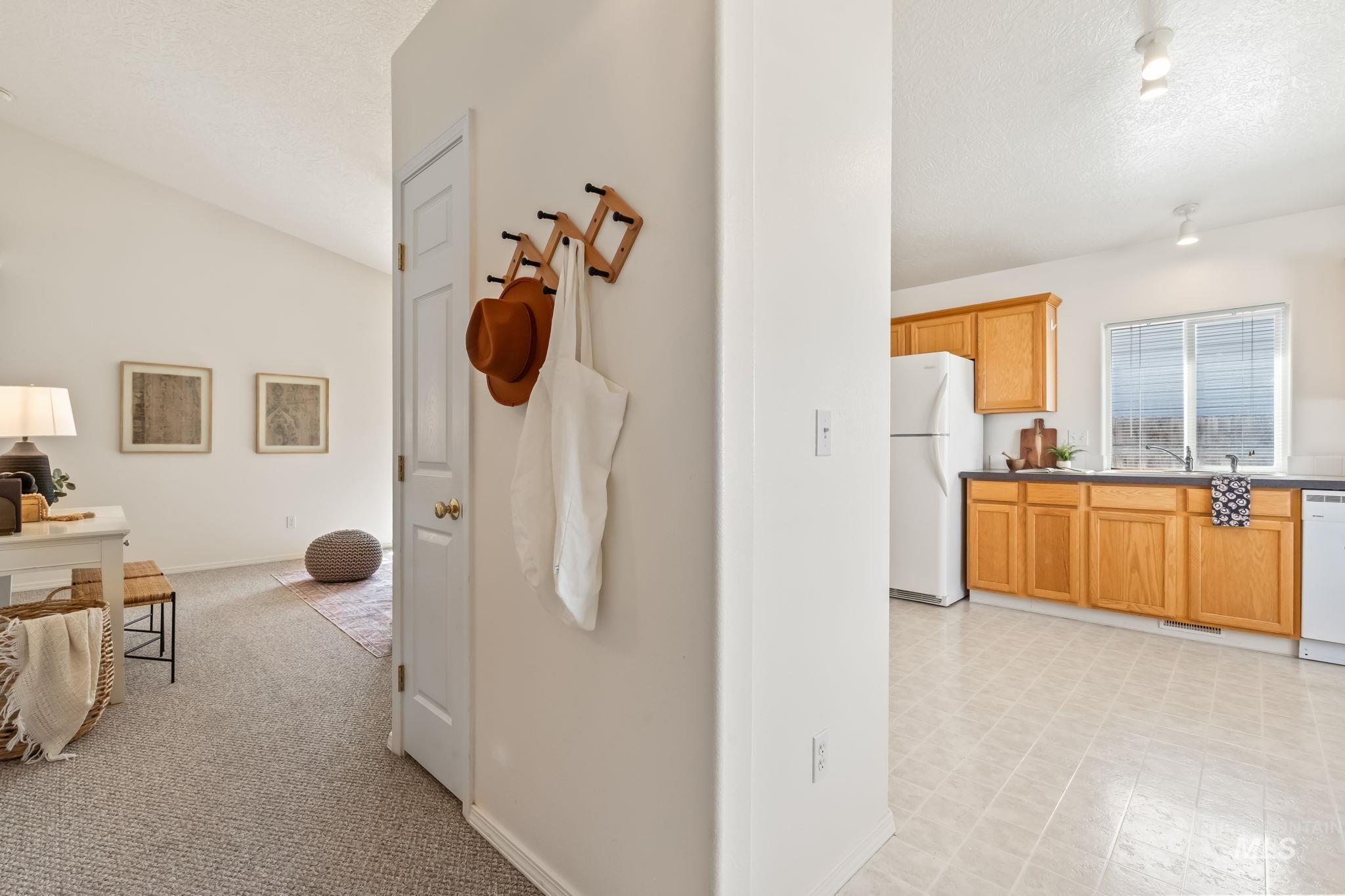 3300 S Holly Street Property Photo 4