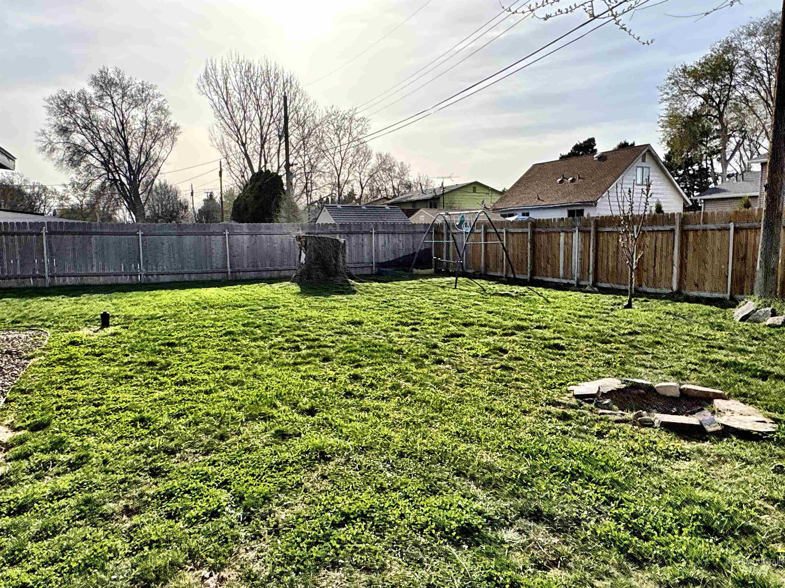 422 W 3rd N Property Photo 19