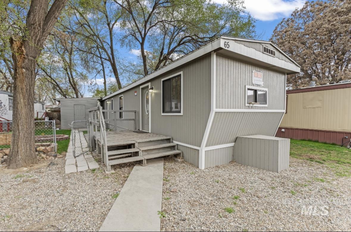111 E Simplot Blvd Property Photo 1