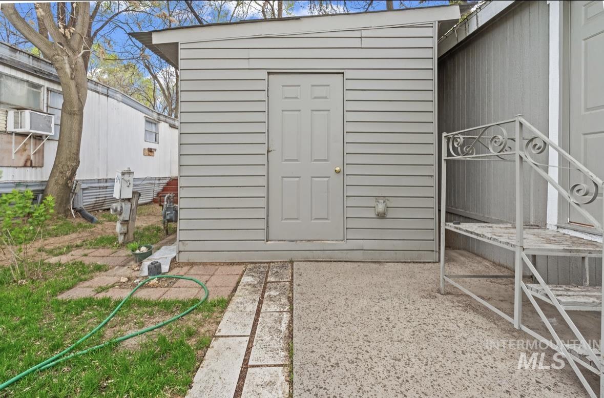 111 E Simplot Blvd Property Photo 7