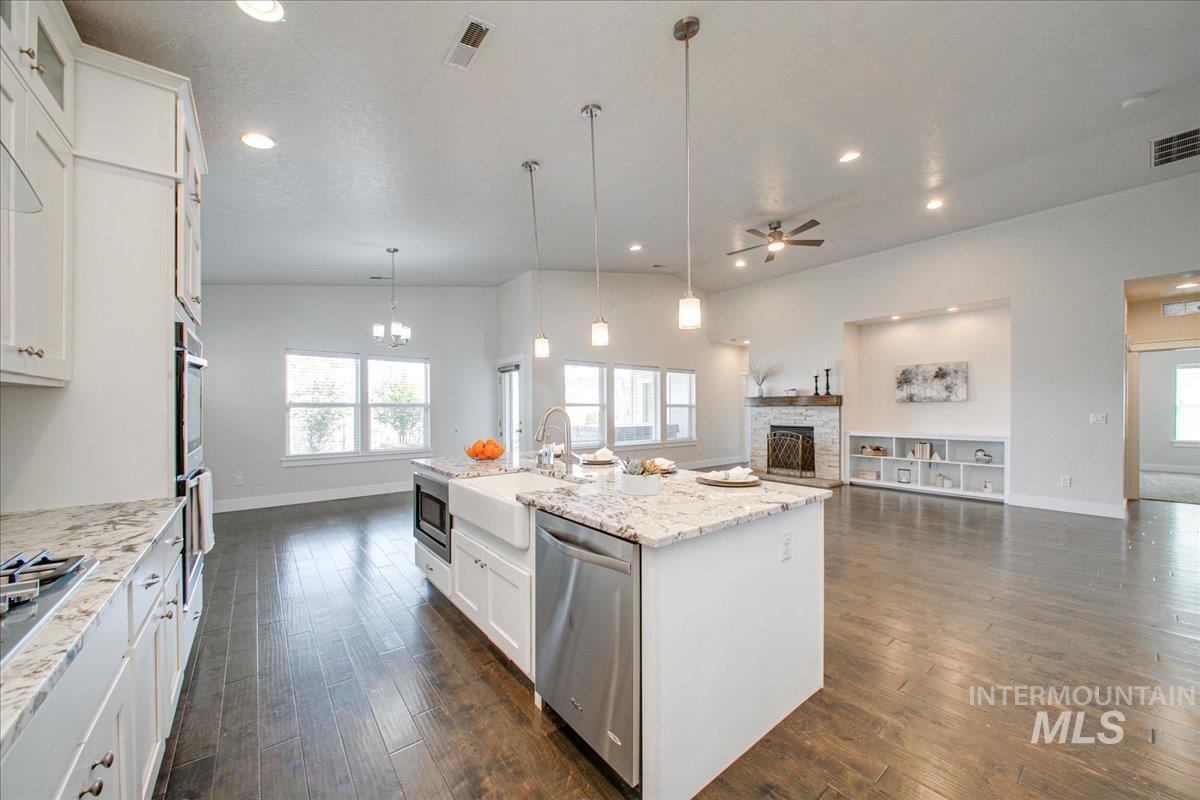 1456 Strauss Property Photo 5