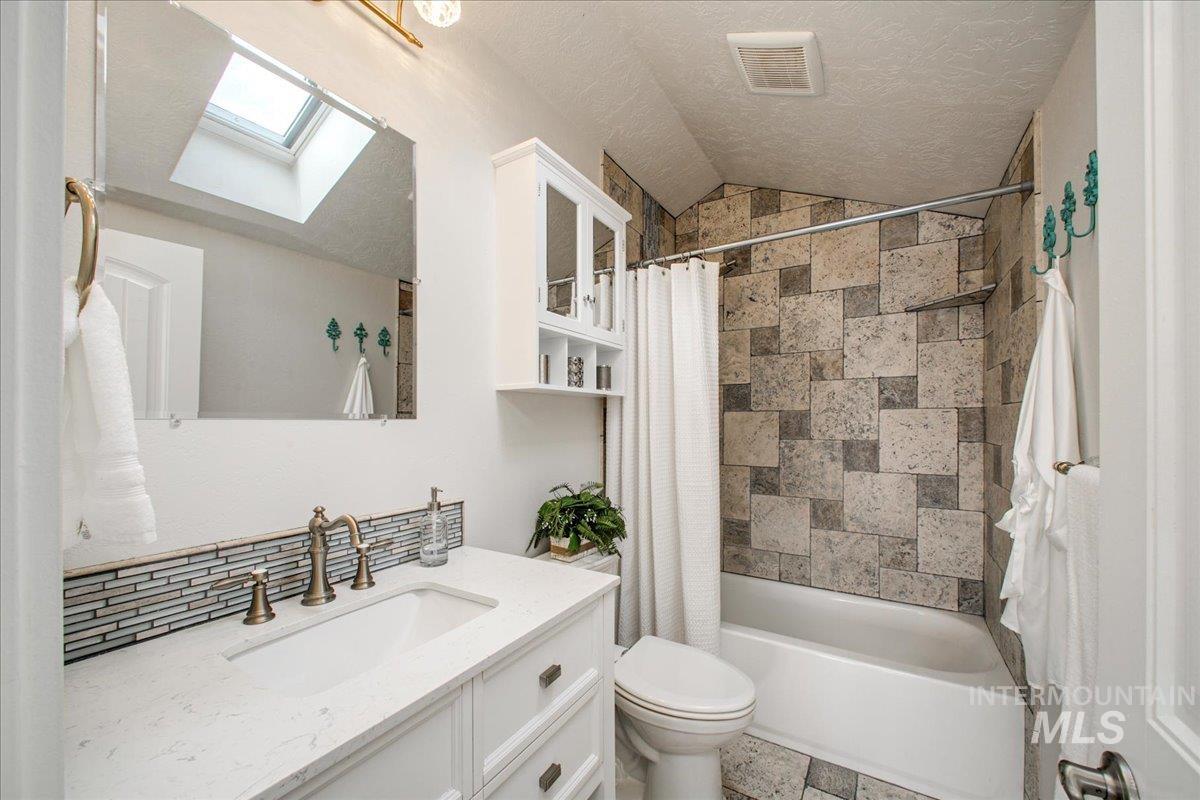 1456 Strauss Property Photo 30