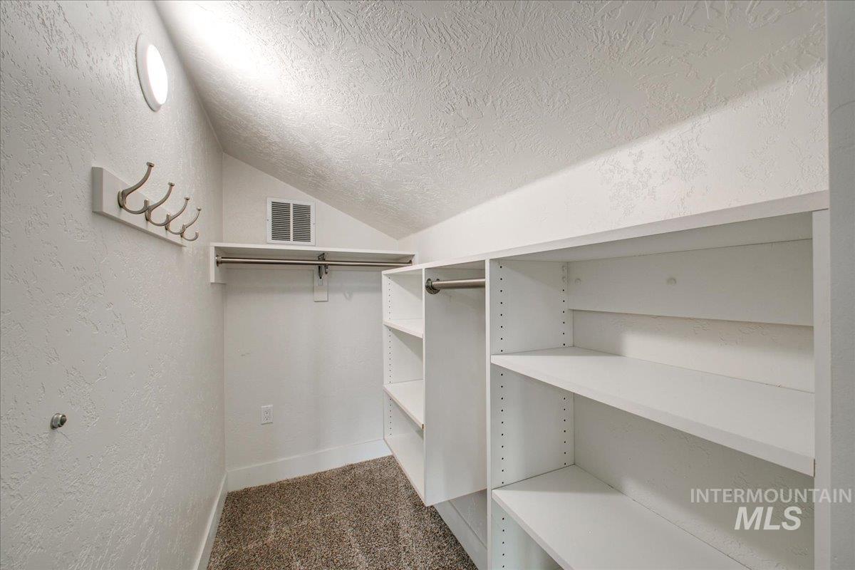 1456 Strauss Property Photo 31