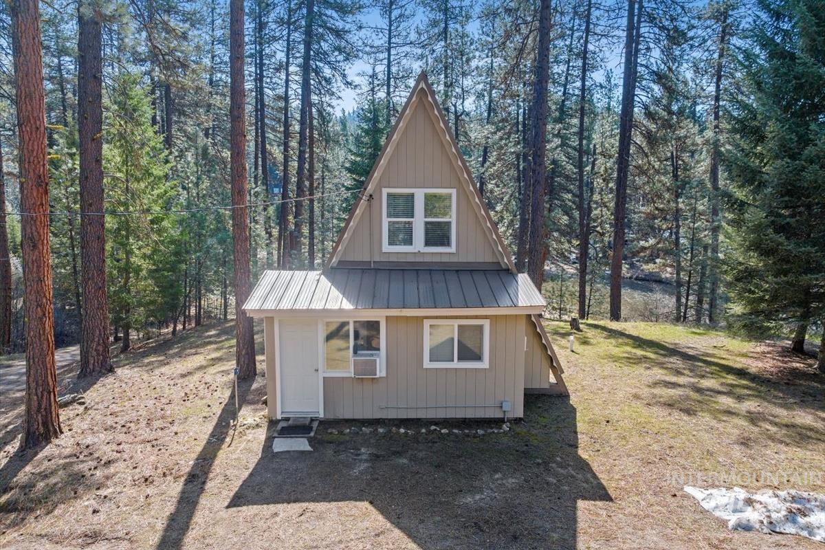786 Middle Fork Road Property Photo 2