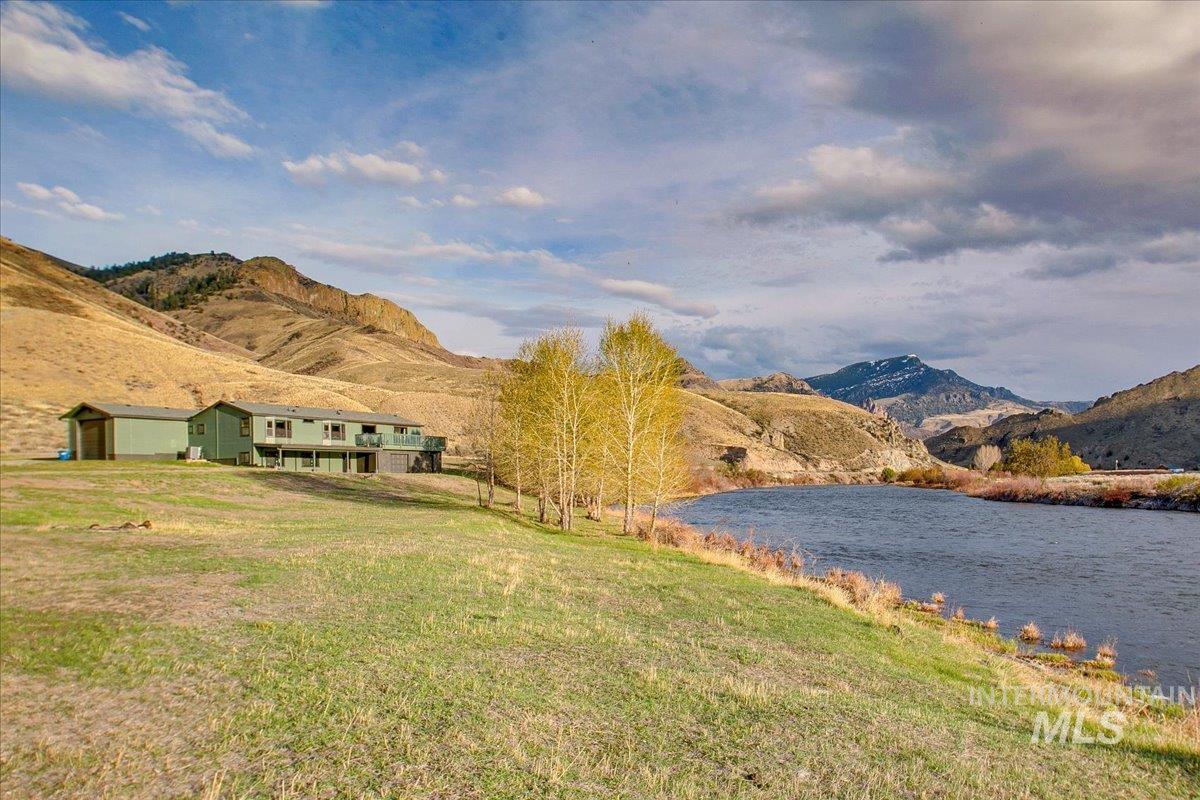 3021 Hwy 93 South Property Photo 1