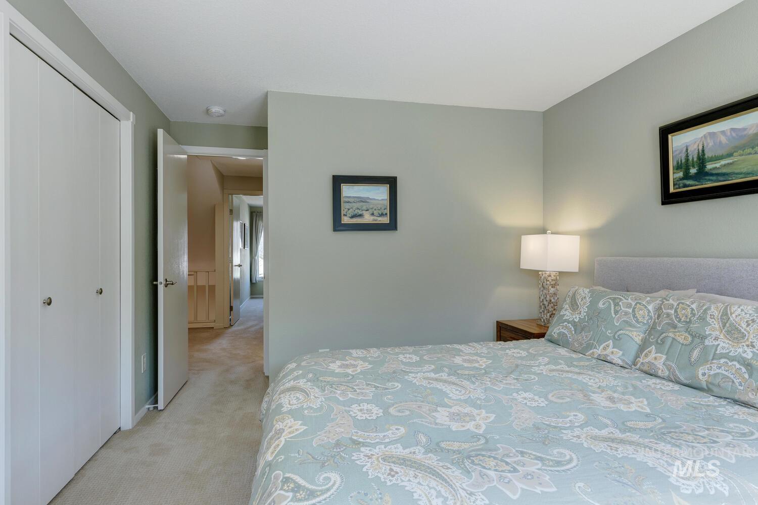 1283 S Division Ave Property Photo 24