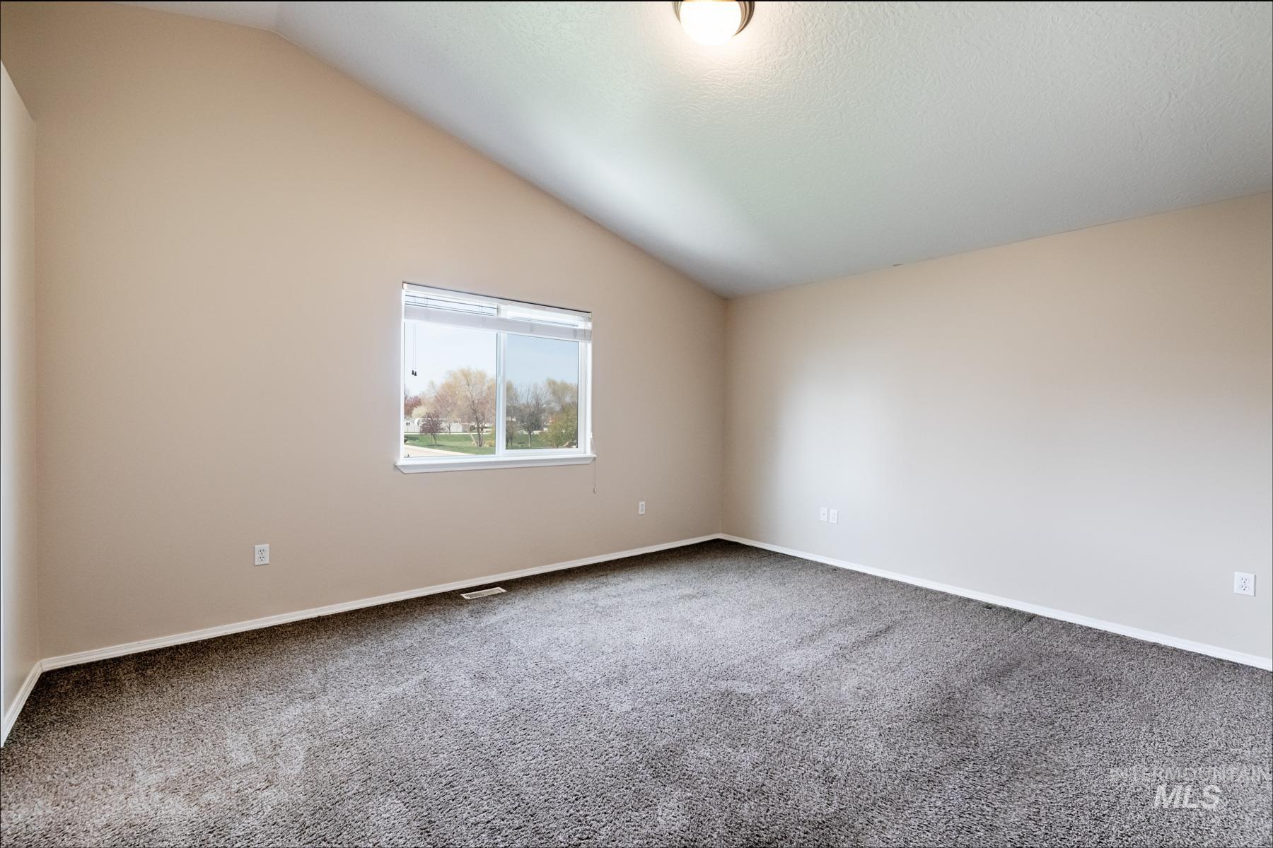 2521 N Tyra Ave Property Photo 18