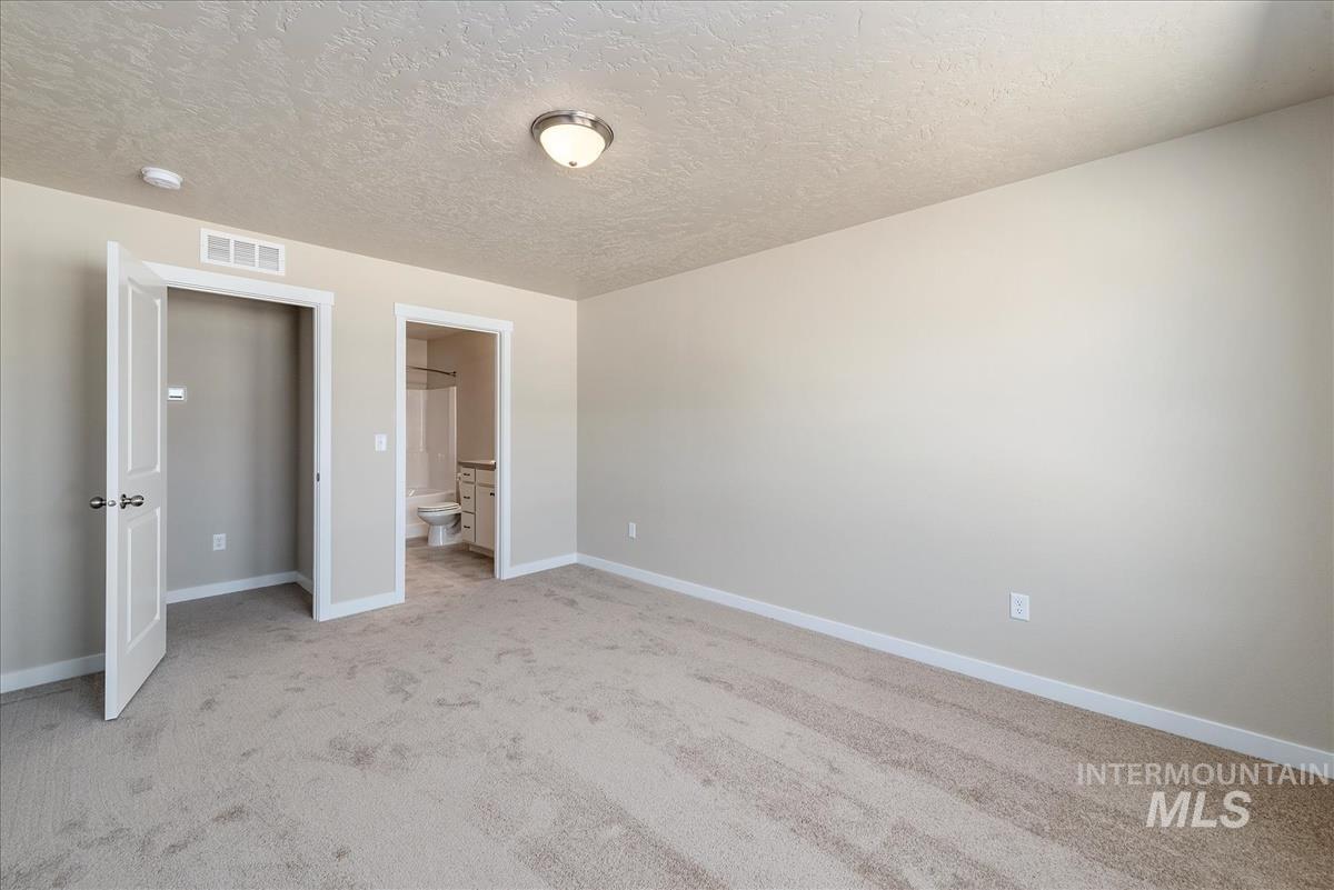 19240 Red Eagle Way Property Photo 5