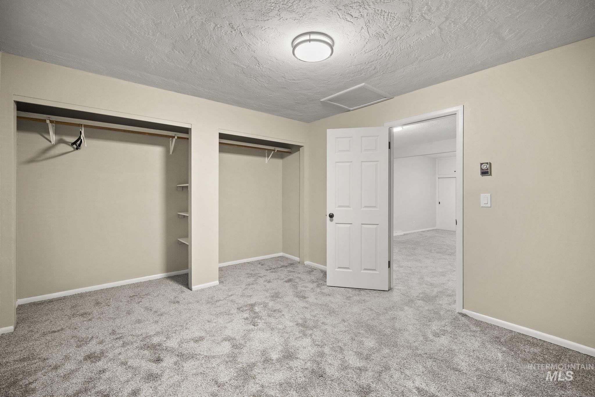 2722 N Weaver Cir Property Photo 24