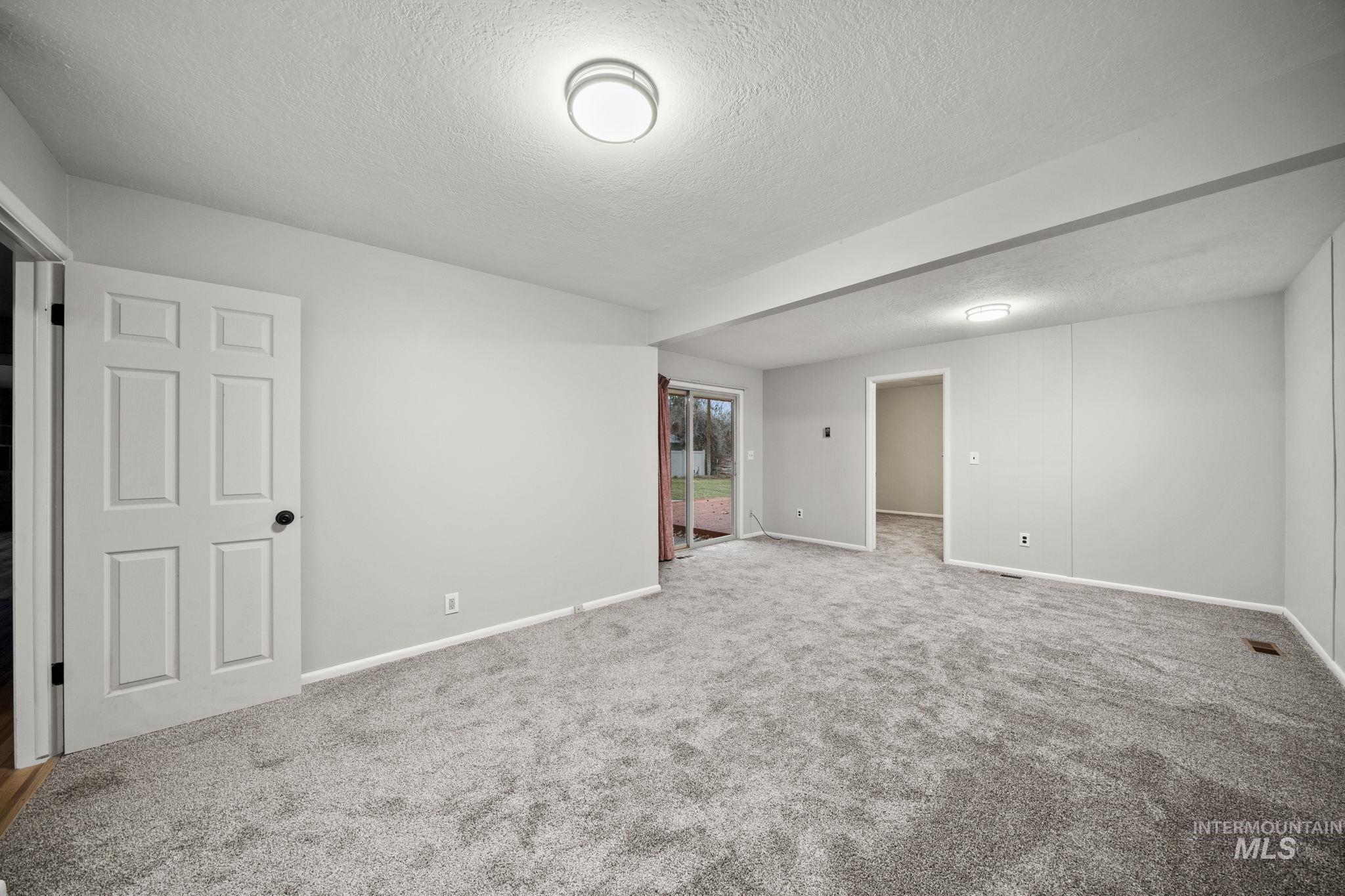 2722 N Weaver Cir Property Photo 27