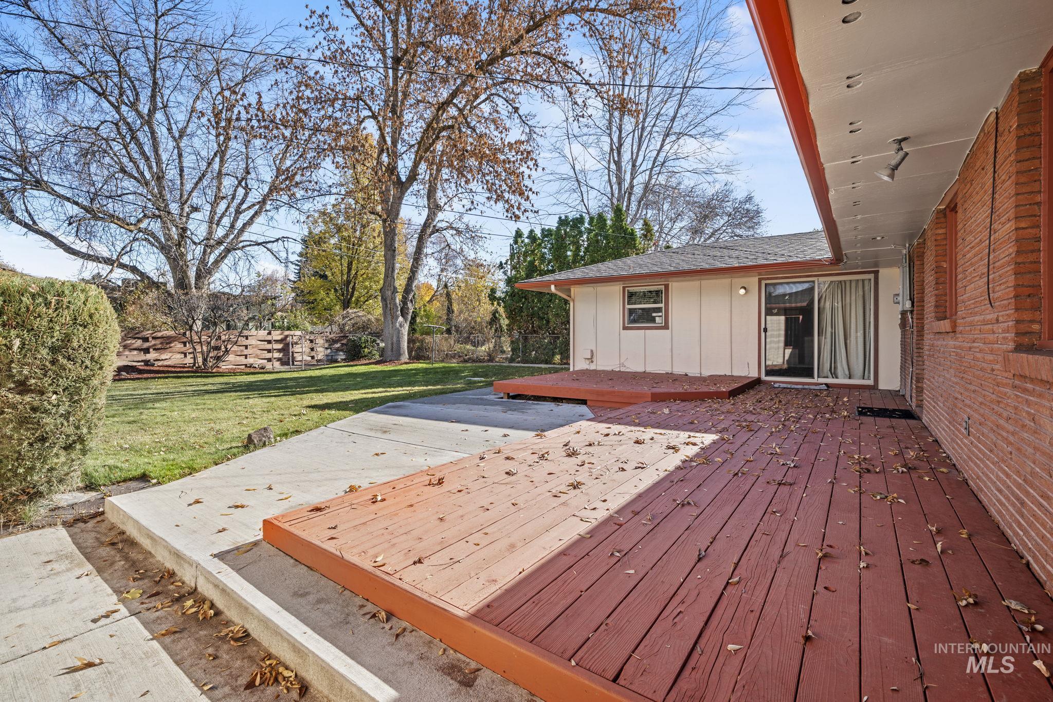 2722 N Weaver Cir Property Photo 33