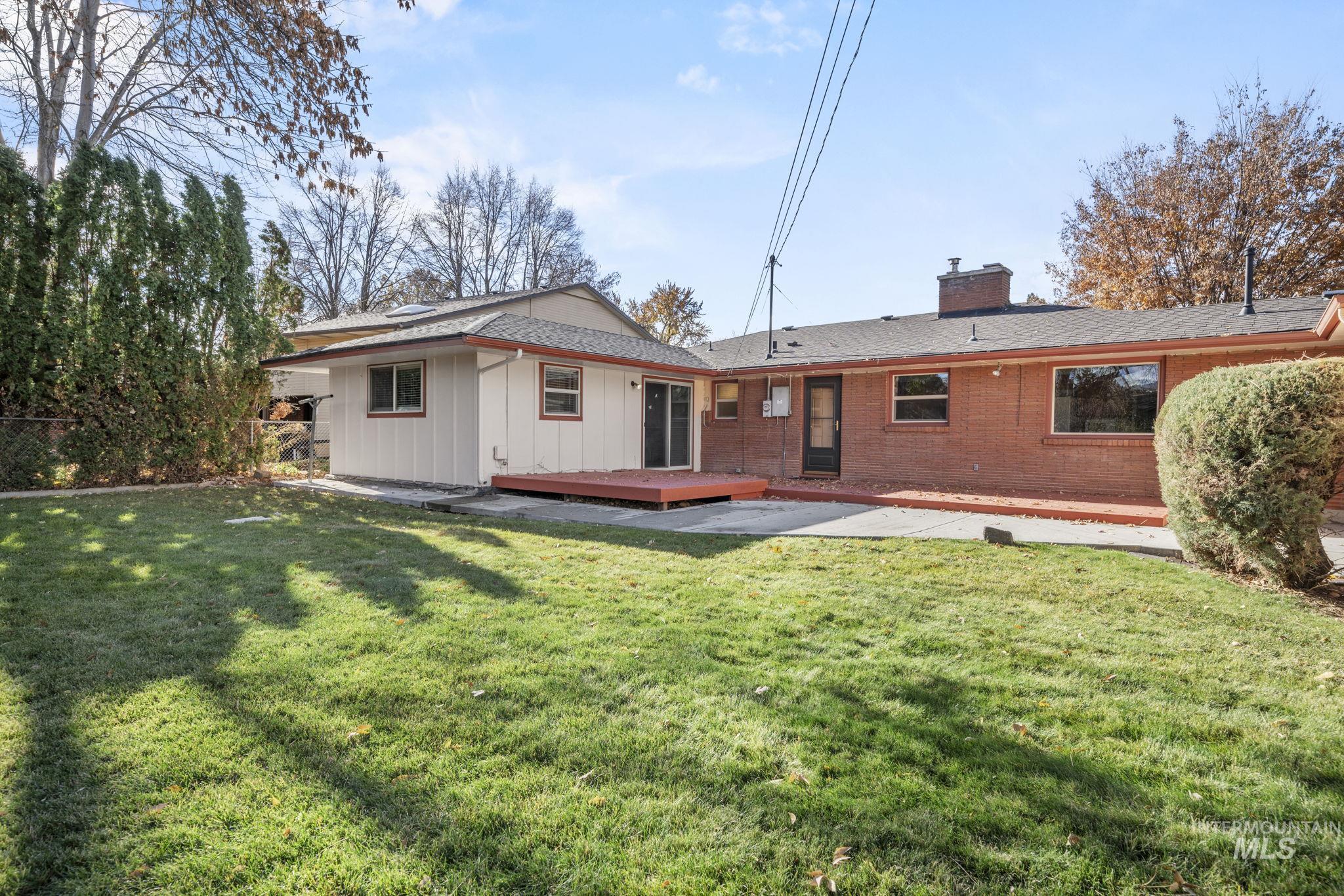 2722 N Weaver Cir Property Photo 35