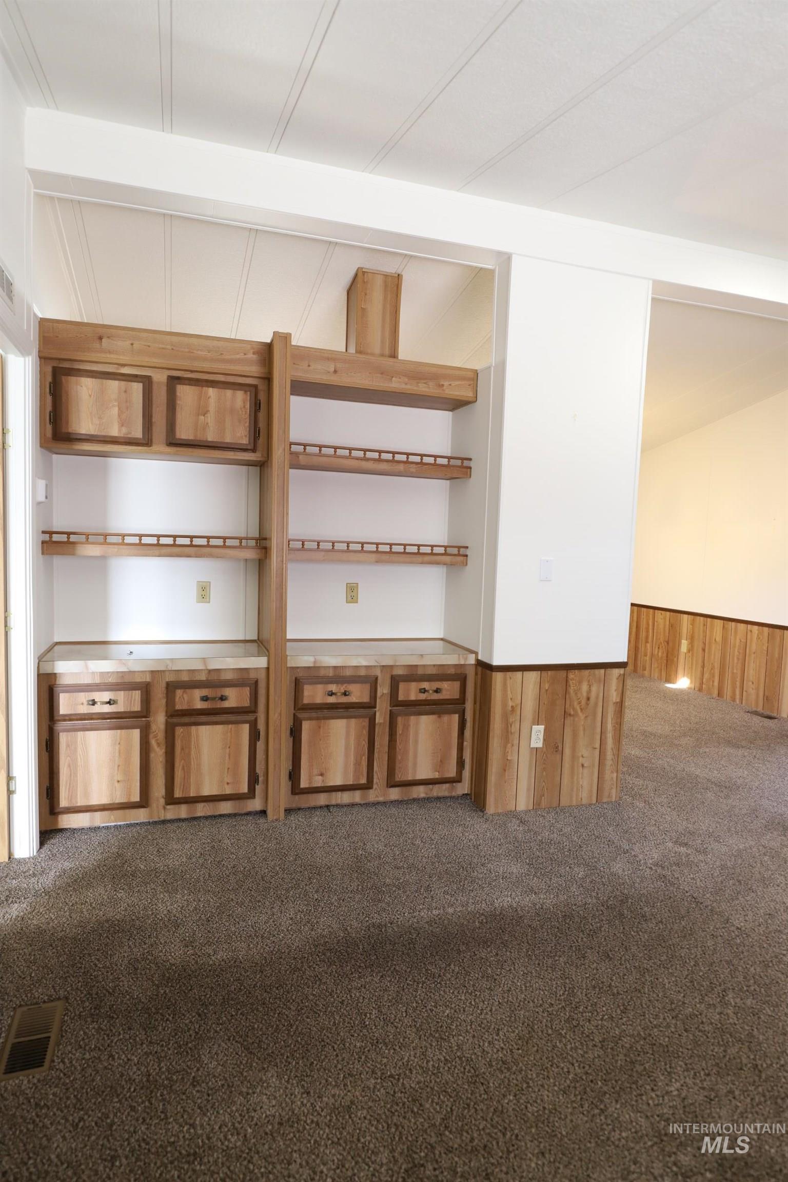 419 Fruitland Avenue Property Photo 5