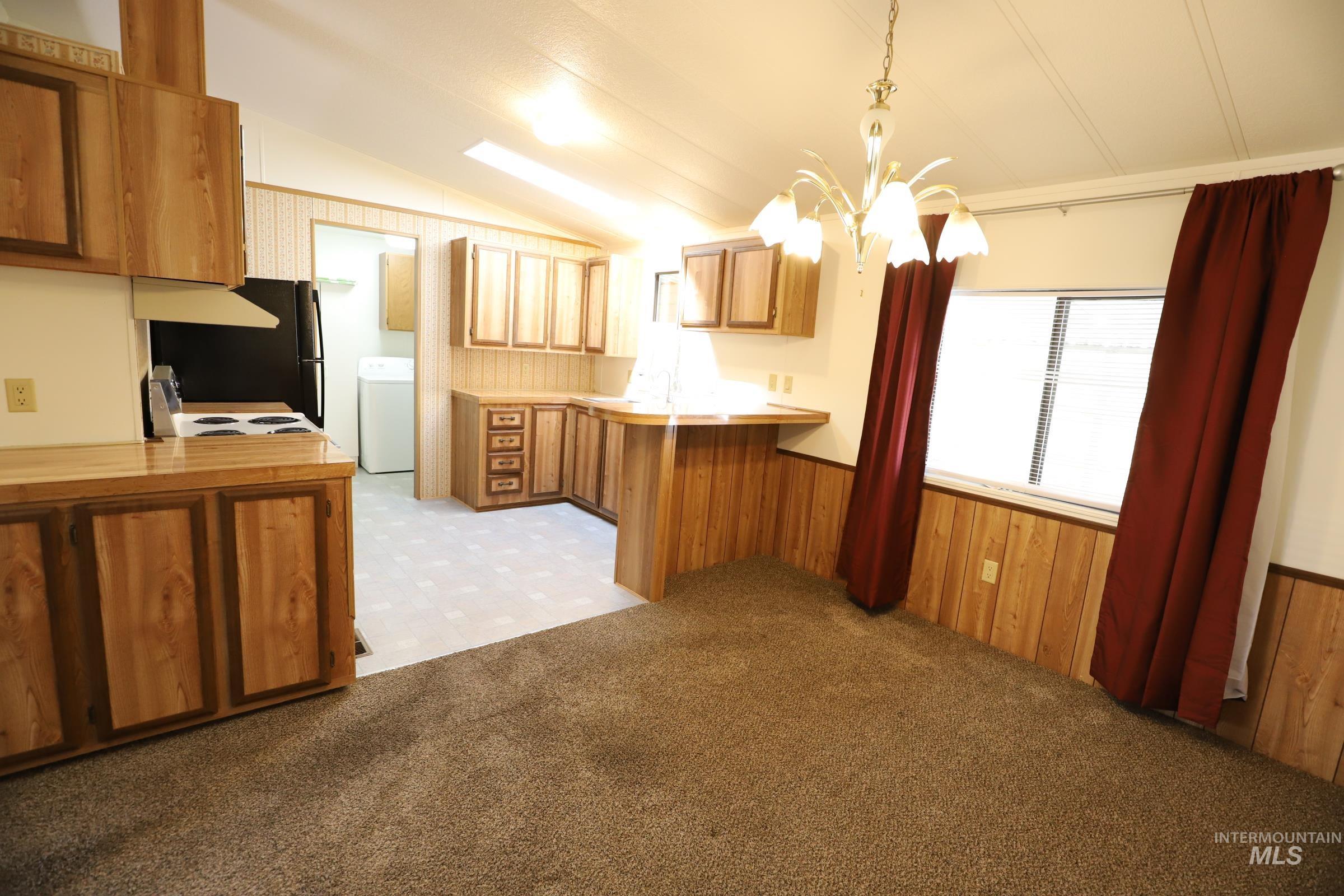 419 Fruitland Avenue Property Photo 7