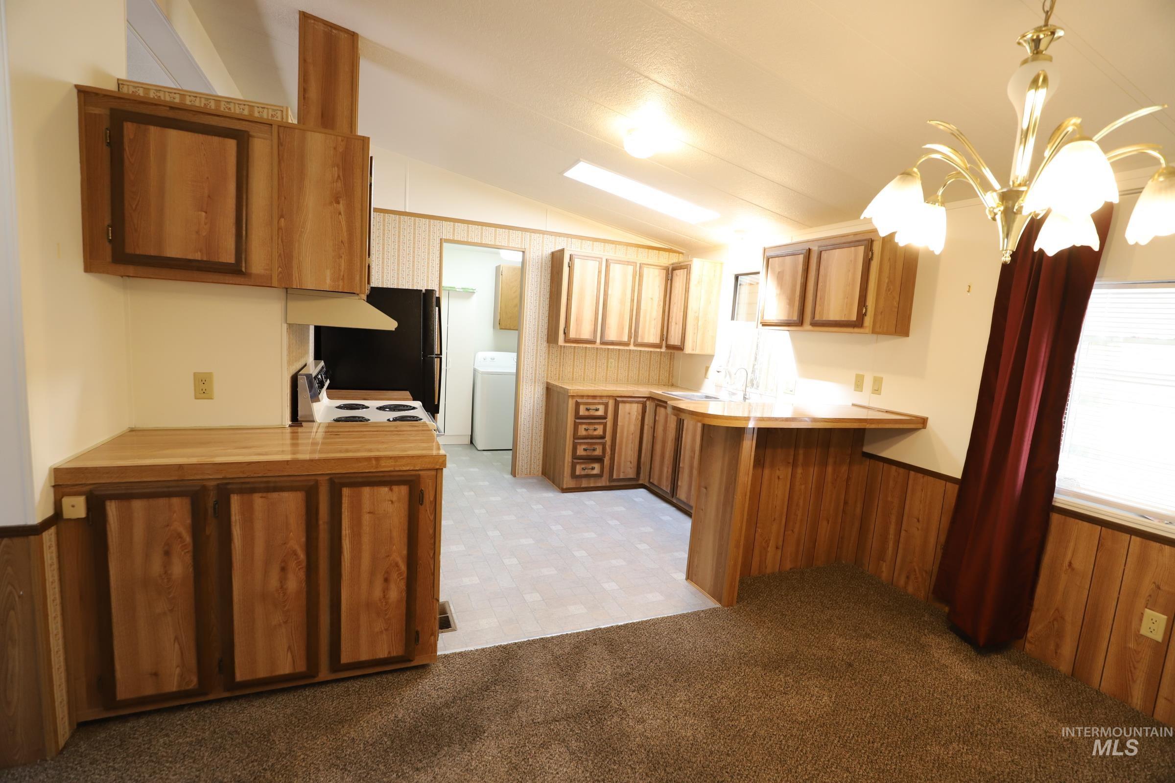 419 Fruitland Avenue Property Photo 8