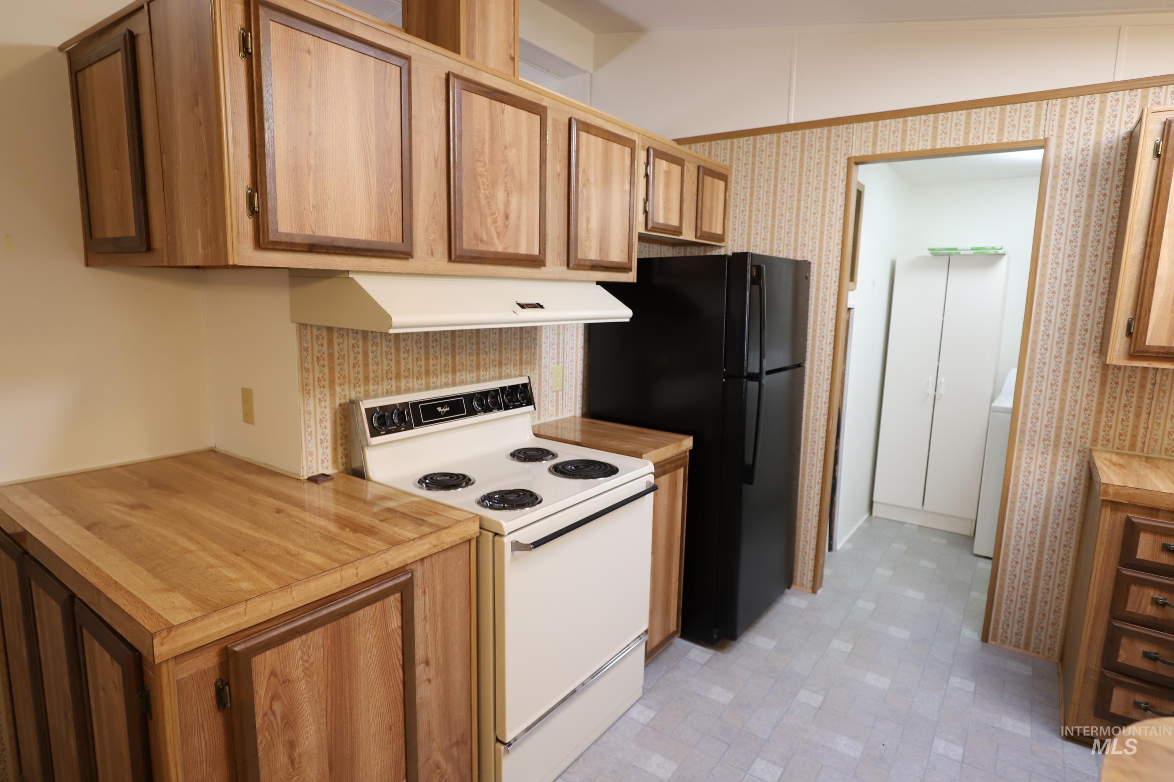 419 Fruitland Avenue Property Photo 9