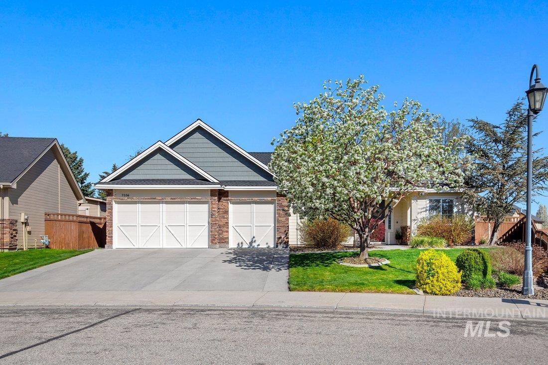 7336 W Coho Dr. Property Photo 1