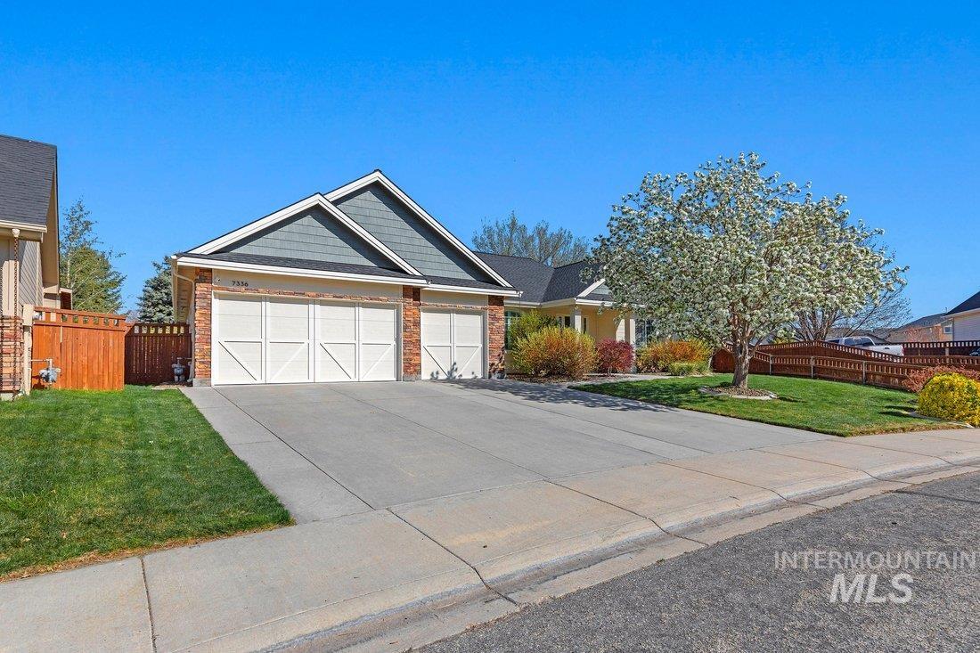 7336 W Coho Dr. Property Photo 3