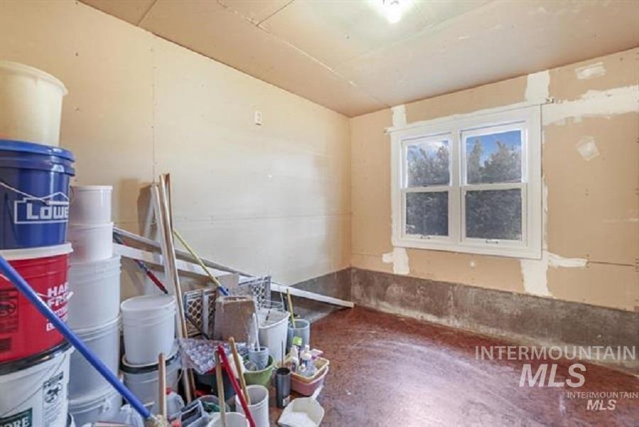 231 N 100 W Property Photo 27