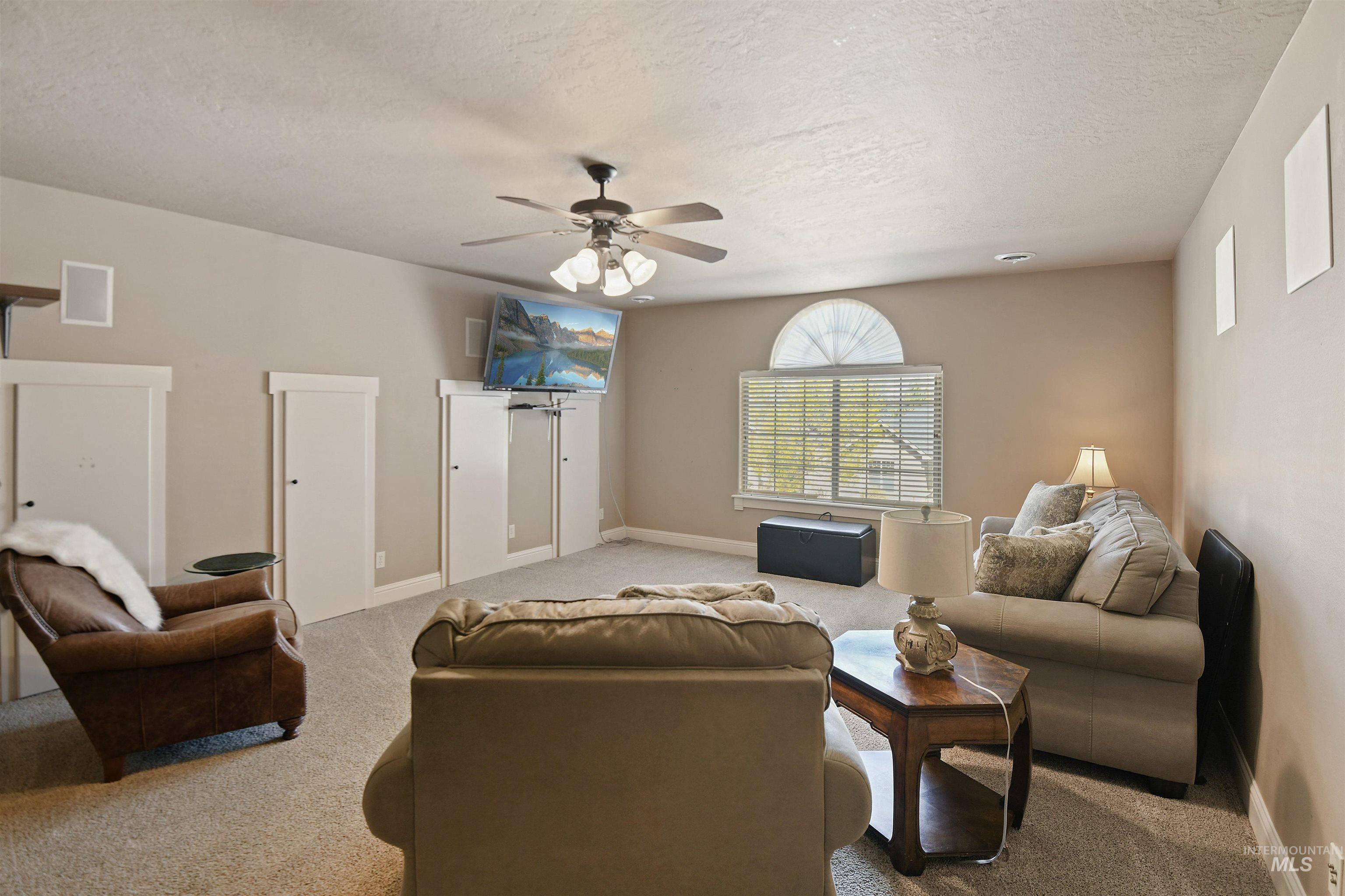 953 W Yosemite Dr Property Photo 25