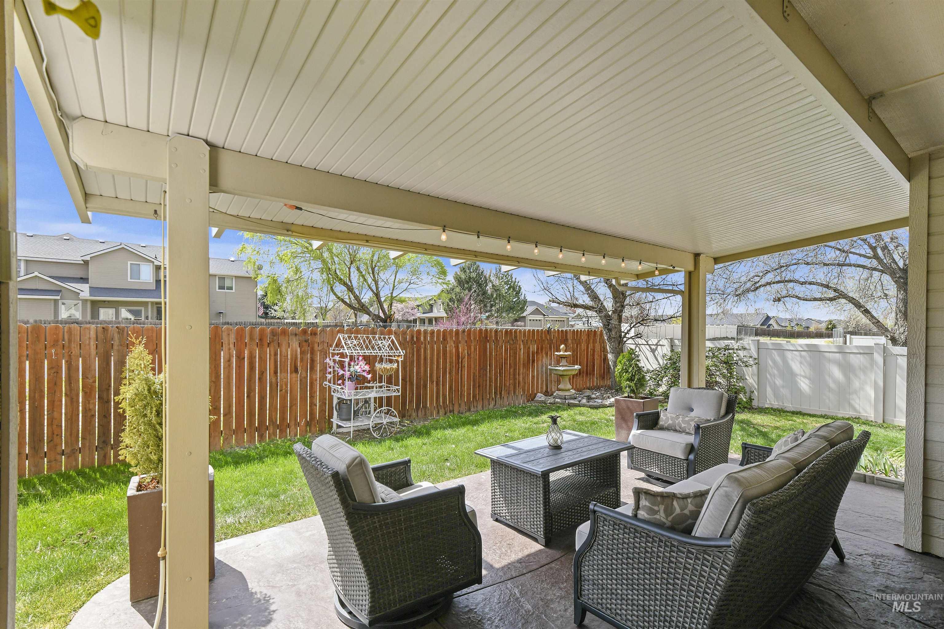 953 W Yosemite Dr Property Photo 28