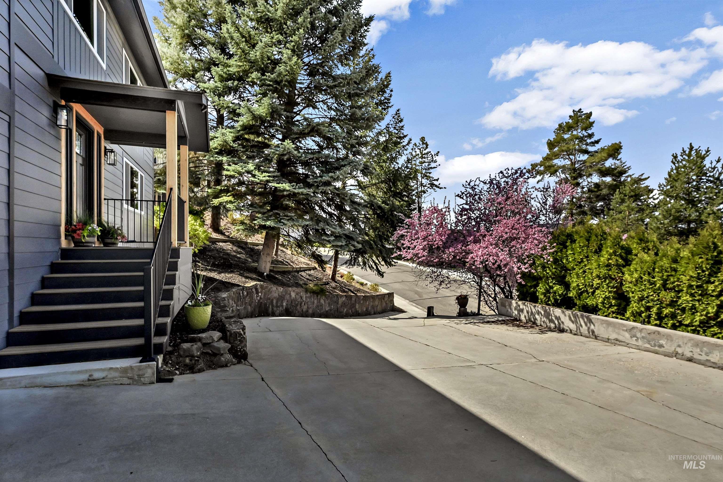 141 E Hearthstone Dr Property Photo 37